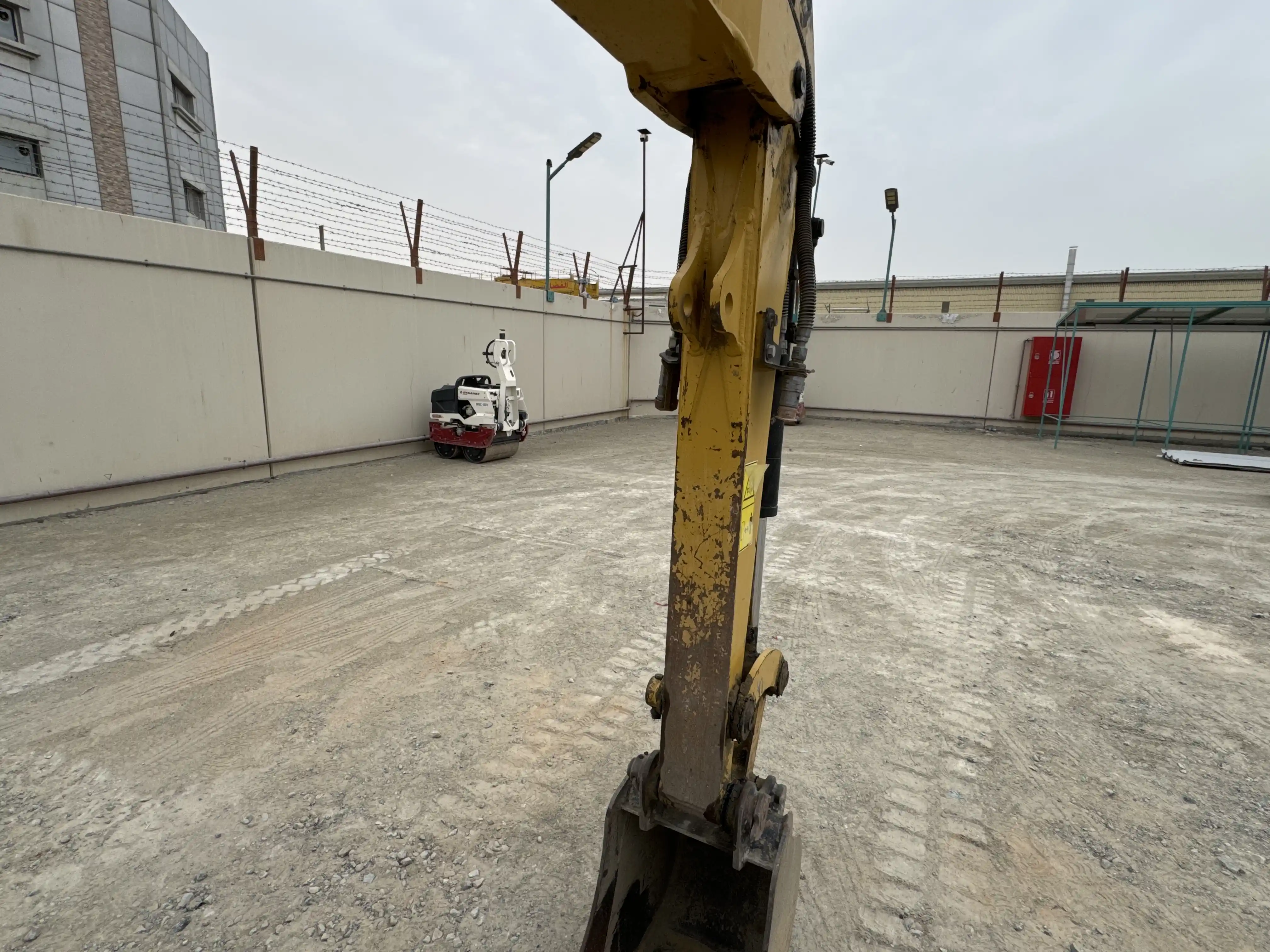 MNX-002-Cat-303E-mini-excavator-inspection-chassis-stick-2