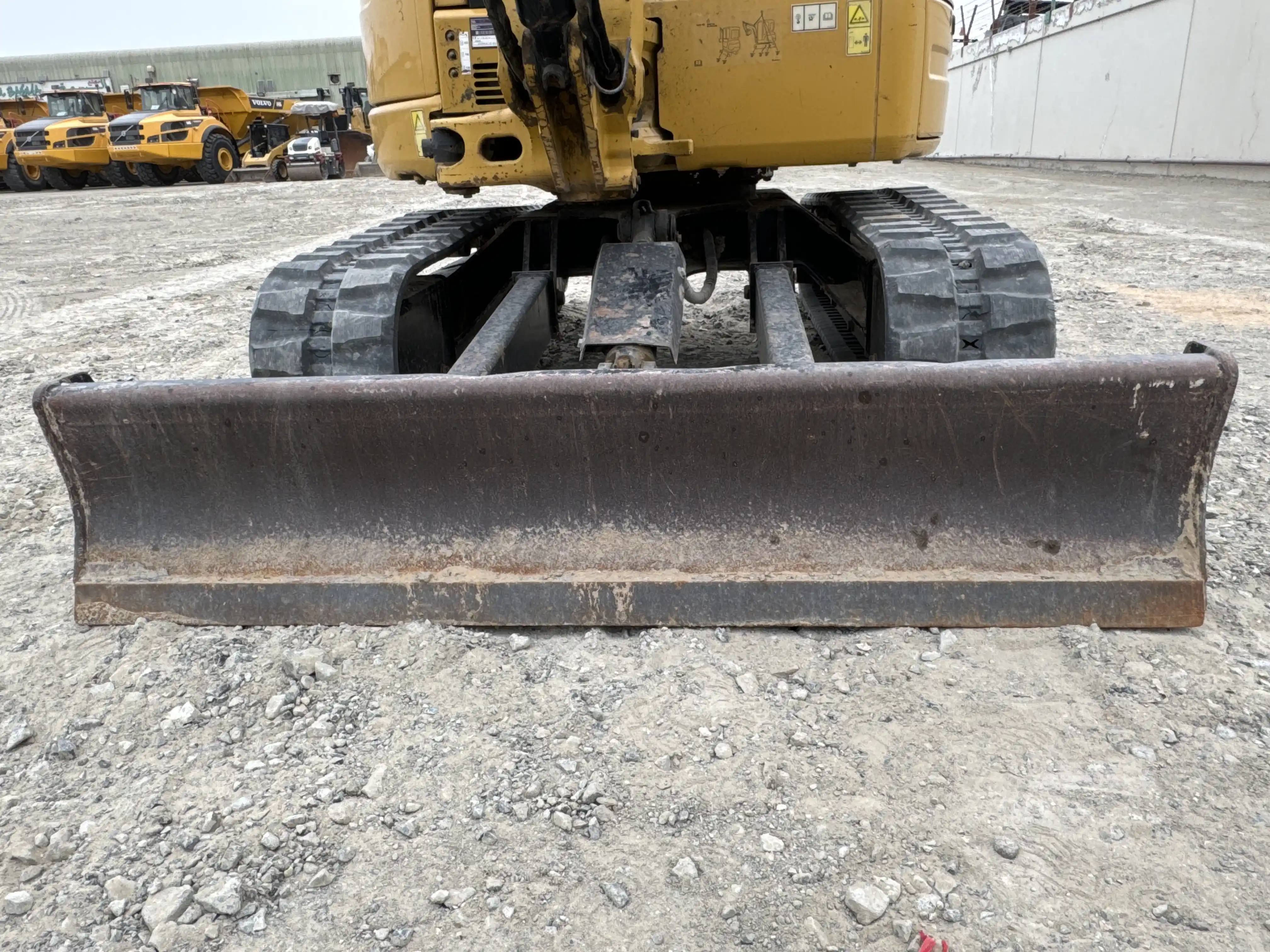 MNX-002-Cat-303E-mini-excavator-inspection-chassis-dozer-blade-1