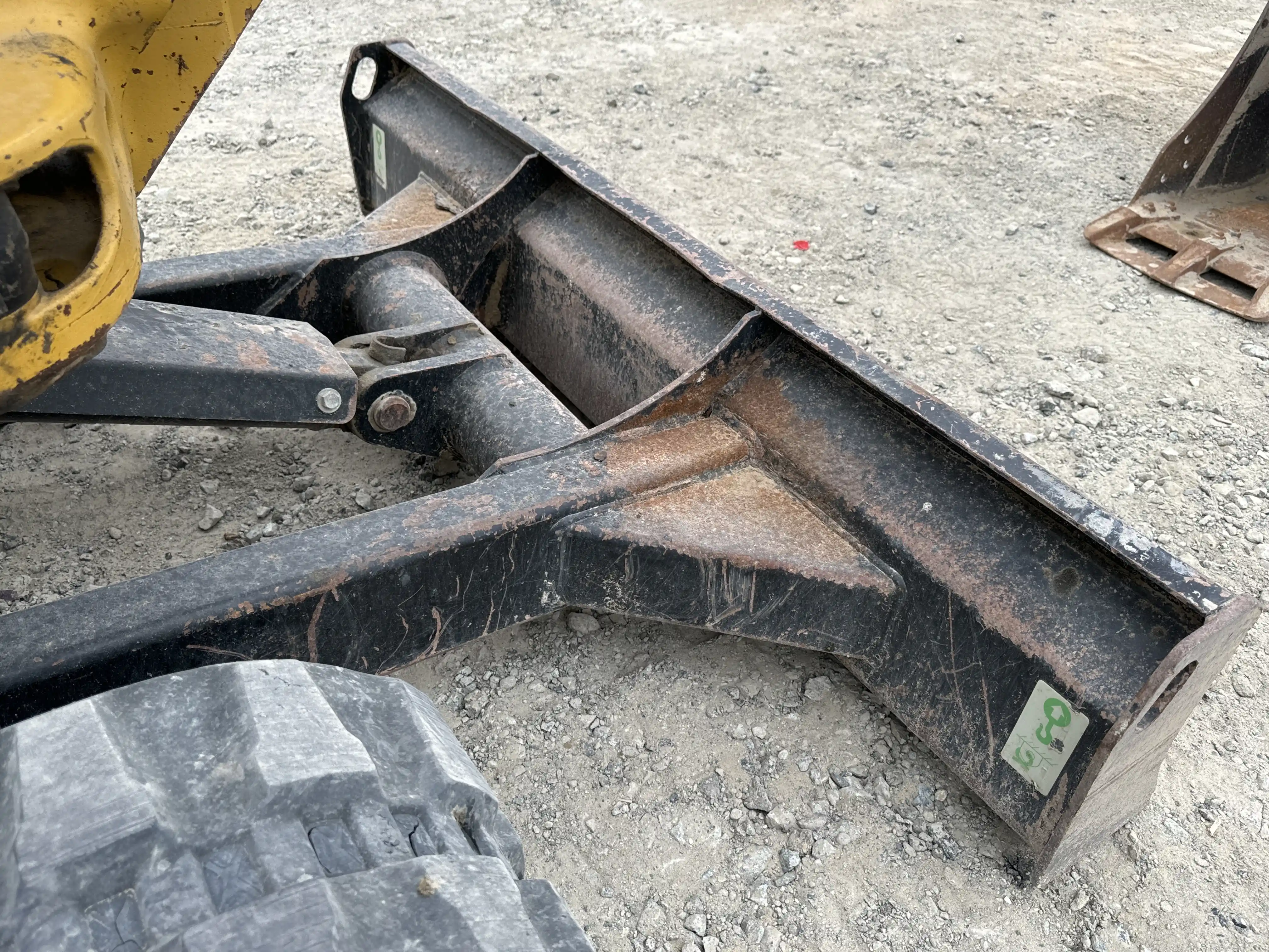 MNX-002-Cat-303E-mini-excavator-inspection-chassis-dozer-blade-2
