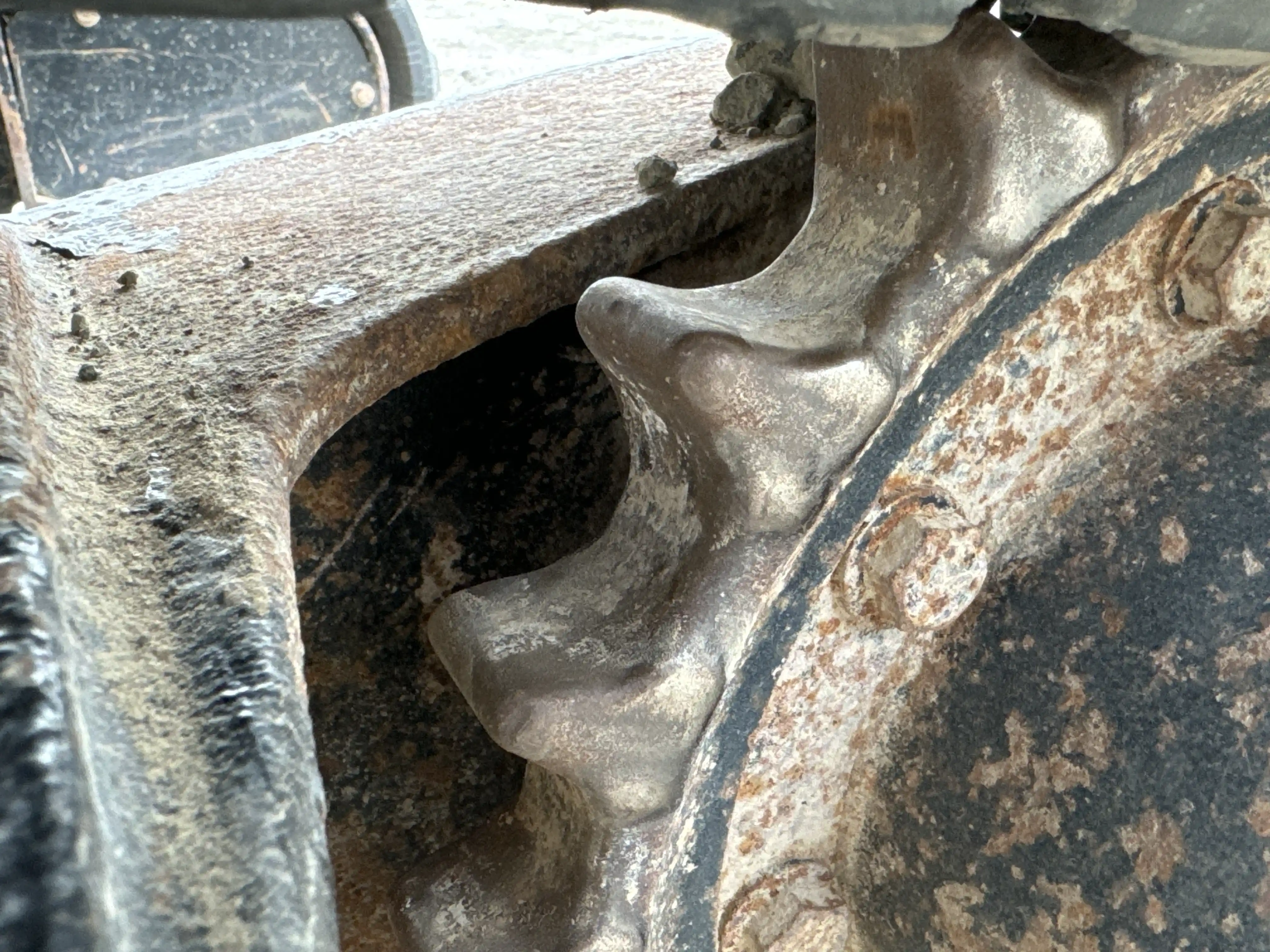 MNX-002-Cat-303E-mini-excavator-inspection-undercarriage-left-sprocket-2