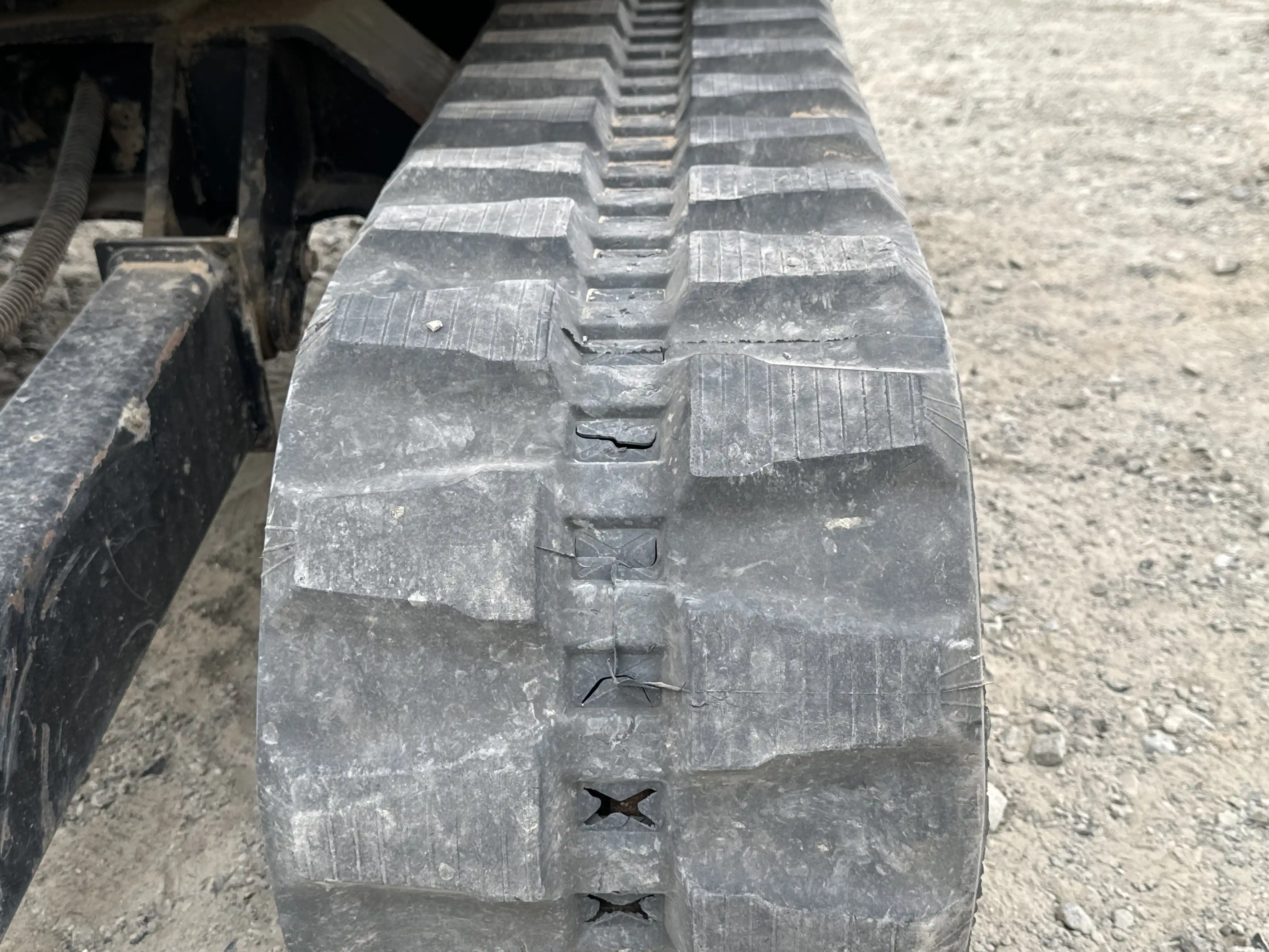 MNX-002-Cat-303E-mini-excavator-inspection-undercarriage-left-track-chain-1