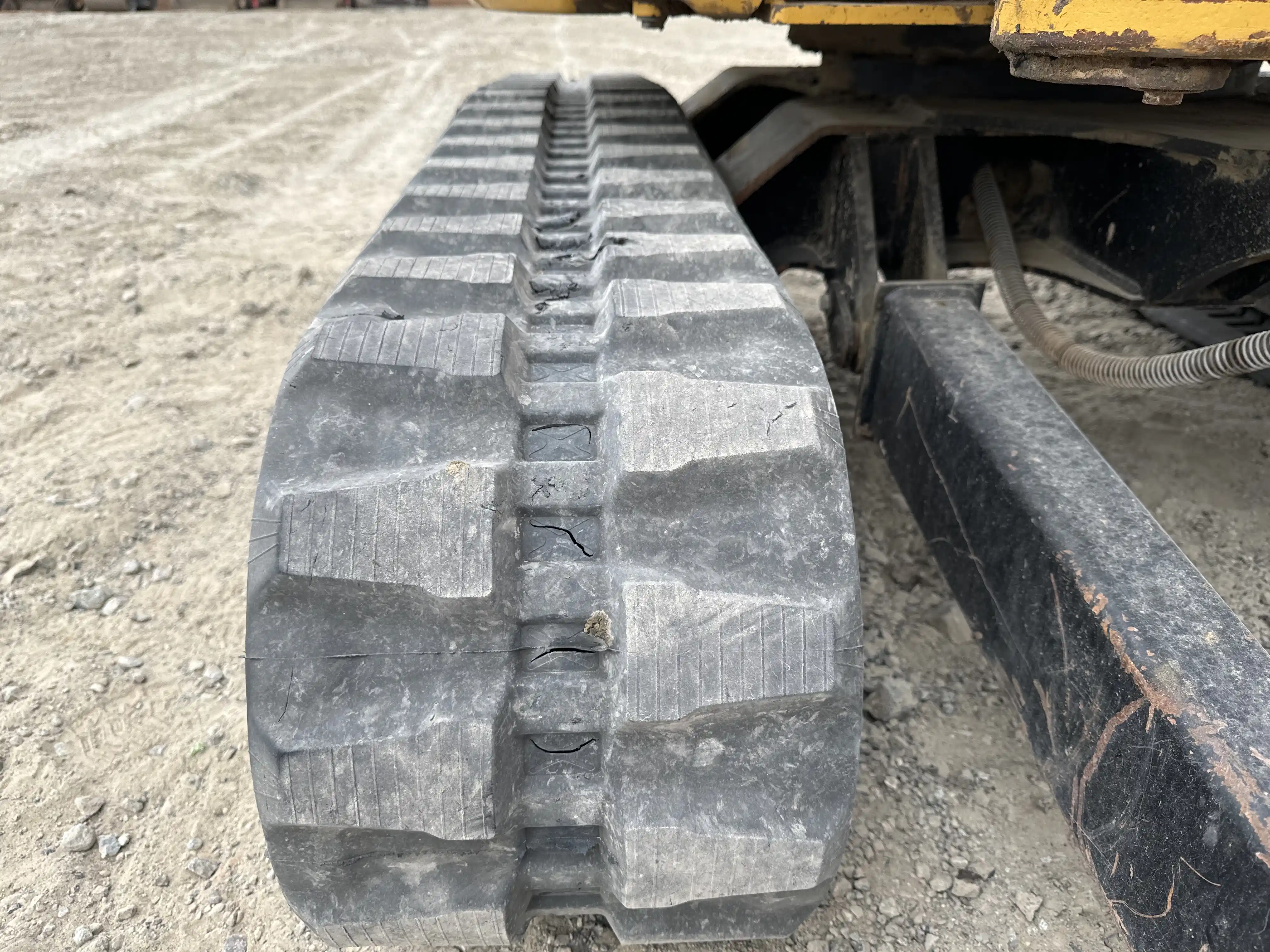 MNX-002-Cat-303E-mini-excavator-inspection-undercarriage-right-track-chain