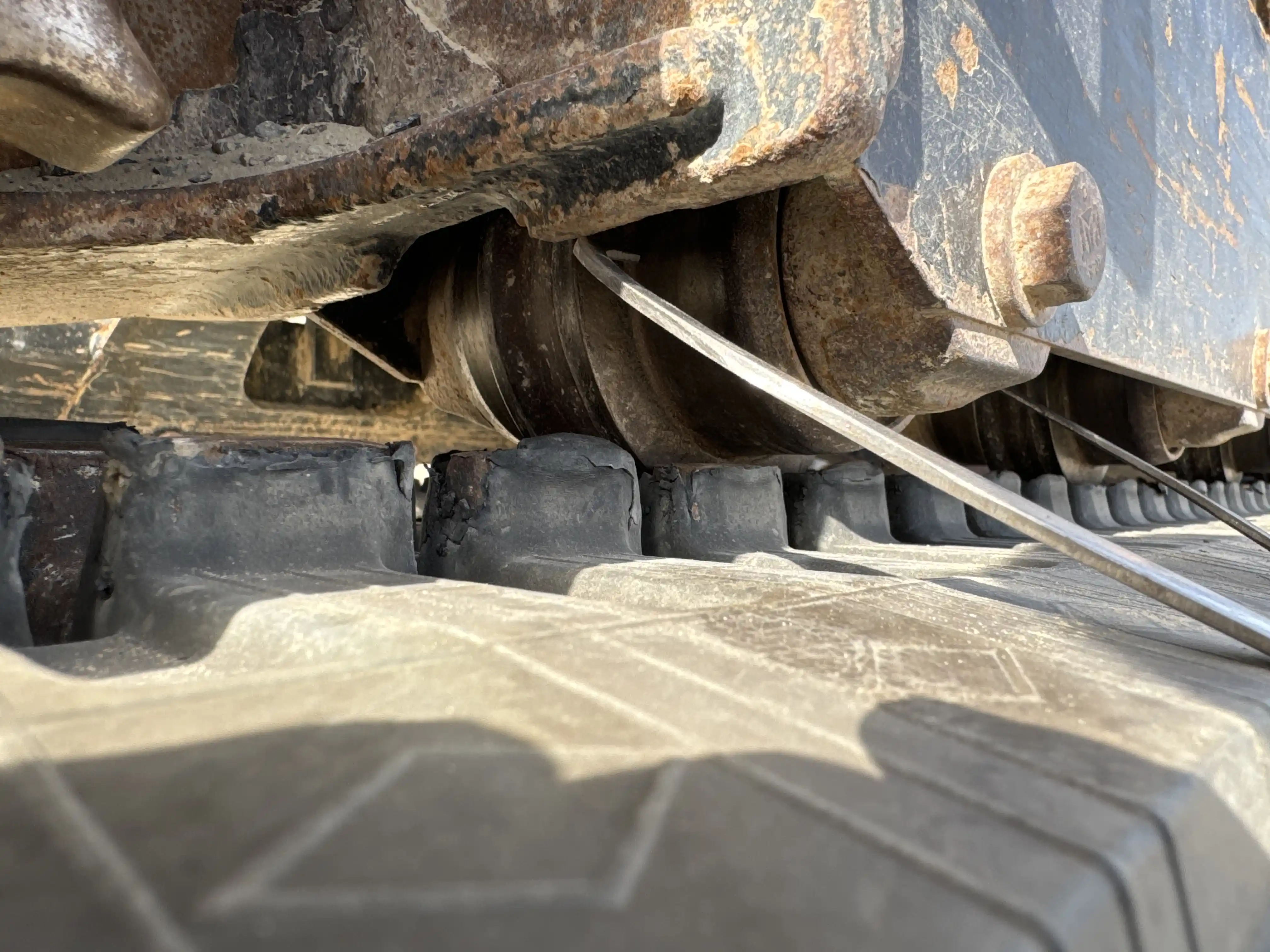 MNX-002-Cat-303E-mini-excavator-inspection-undercarriage-right-track-rollers-3