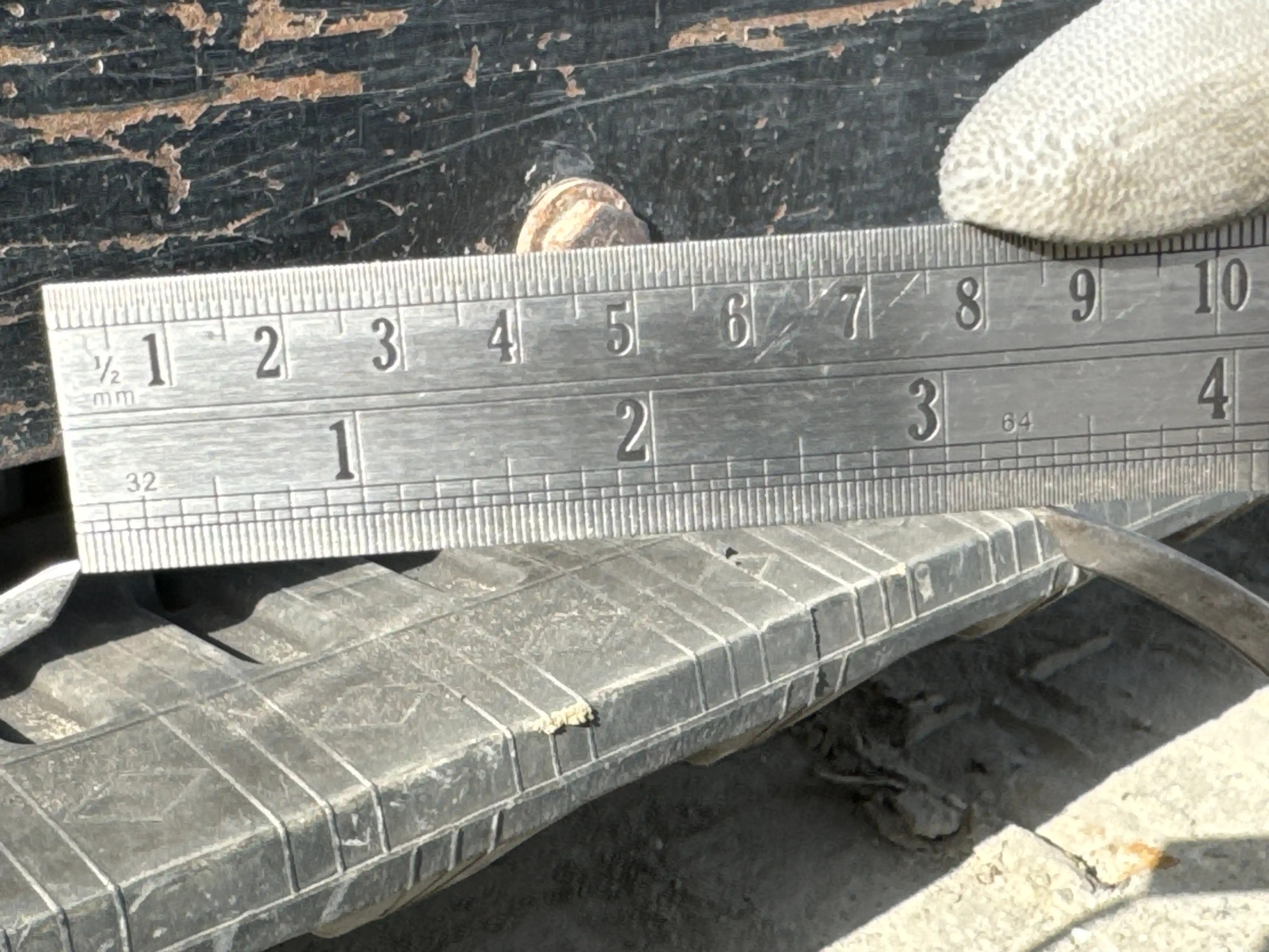 MNX-002-Cat-303E-mini-excavator-inspection-undercarriage-right-track-rollers-4