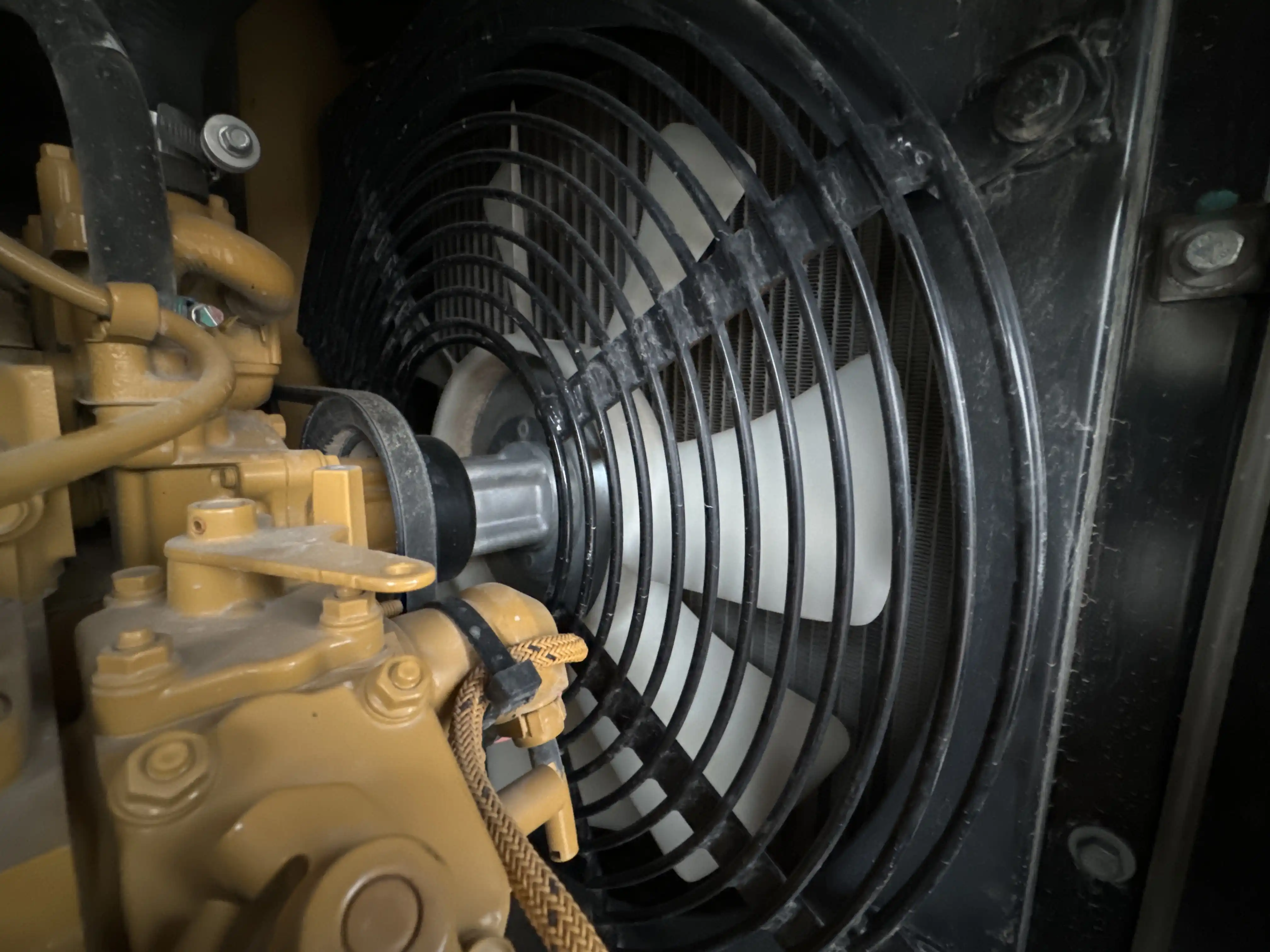 MNX-003-Cat-305.5E2-mini-excavator-inspection-engine-cooling-fan-and-fan-guard-2