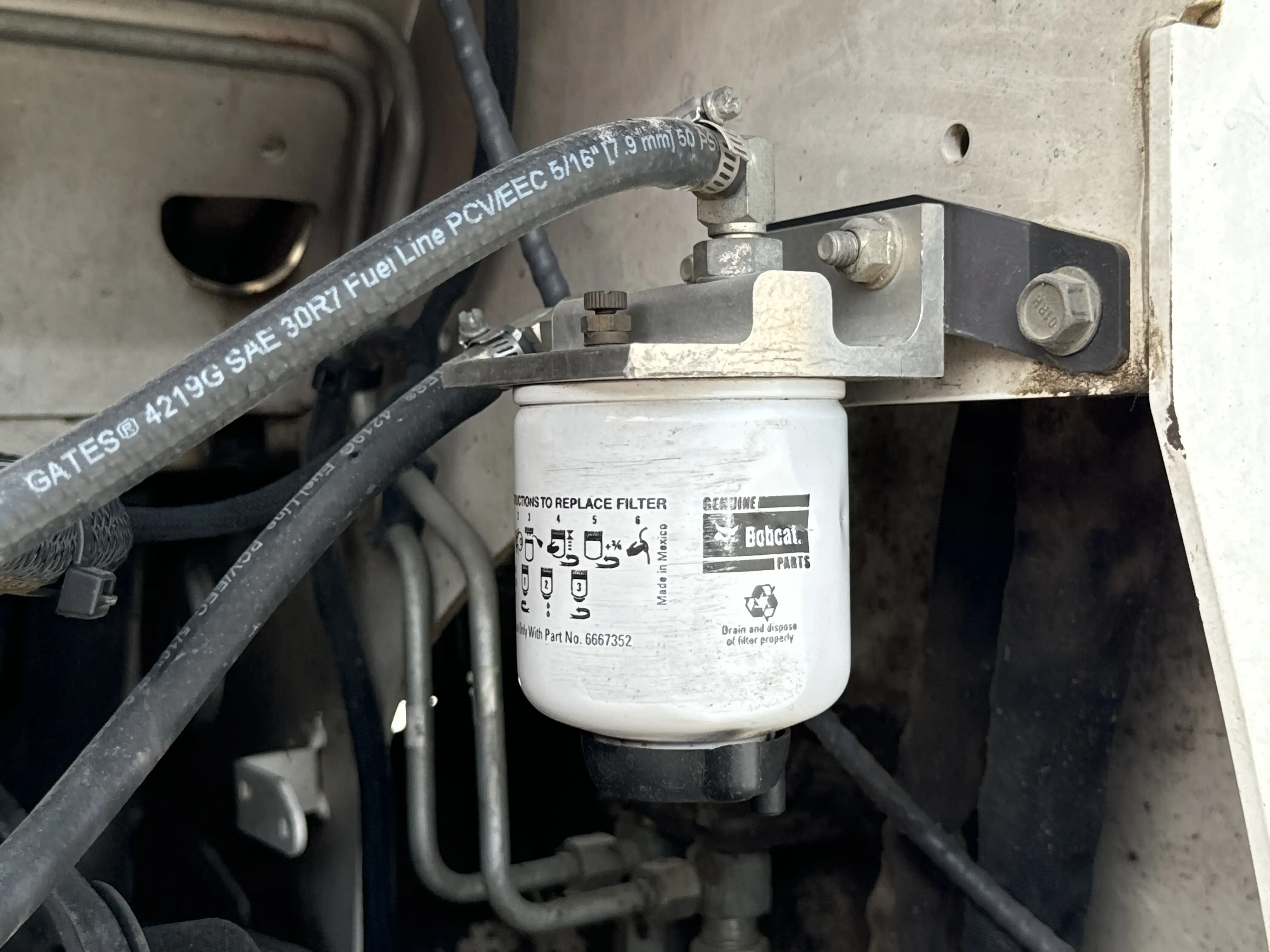 SSL-001-Bobcat-S510-skid-steer-loader-inspection-engine-fuel-leaks-1