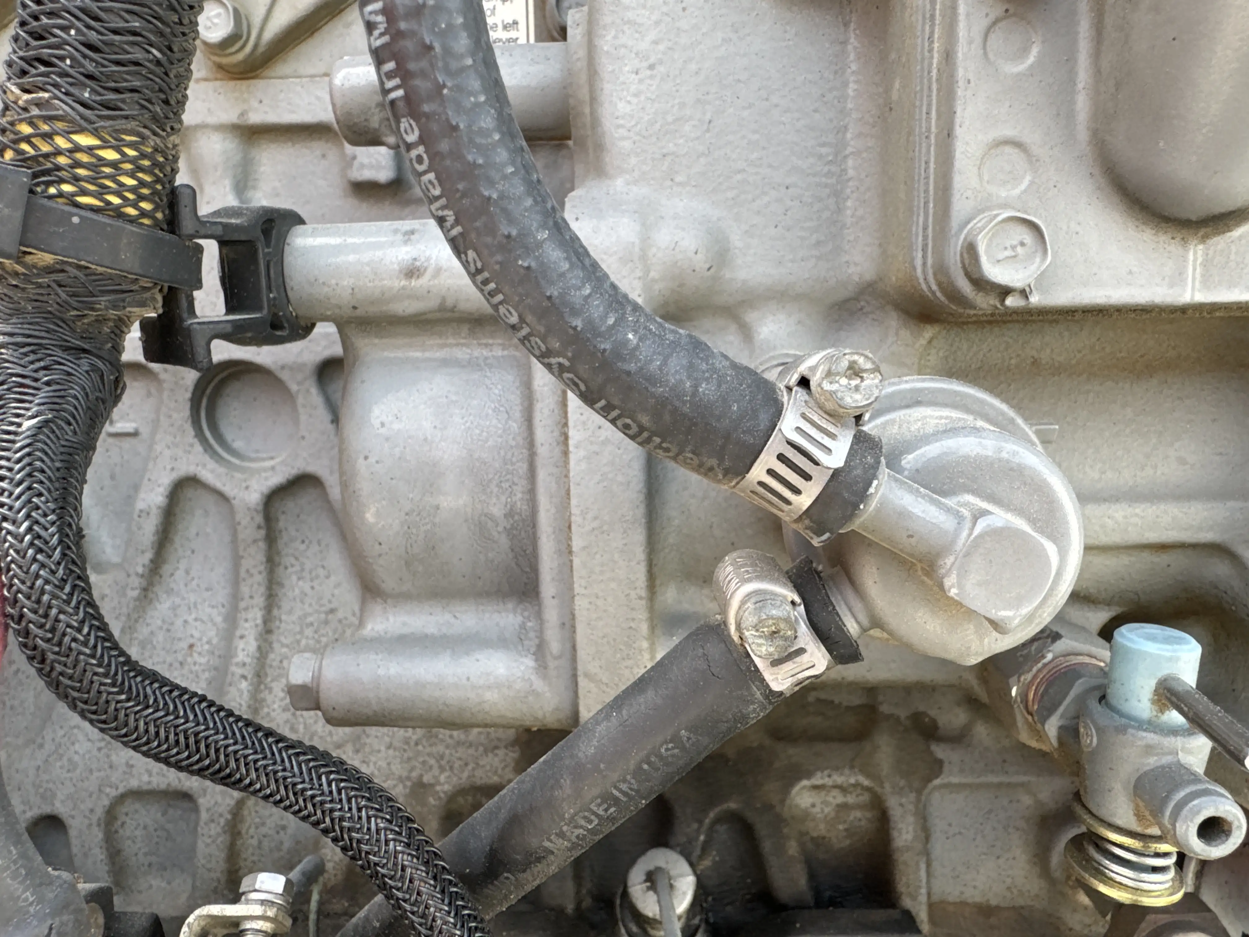 SSL-001-Bobcat-S510-skid-steer-loader-inspection-engine-hoses-2