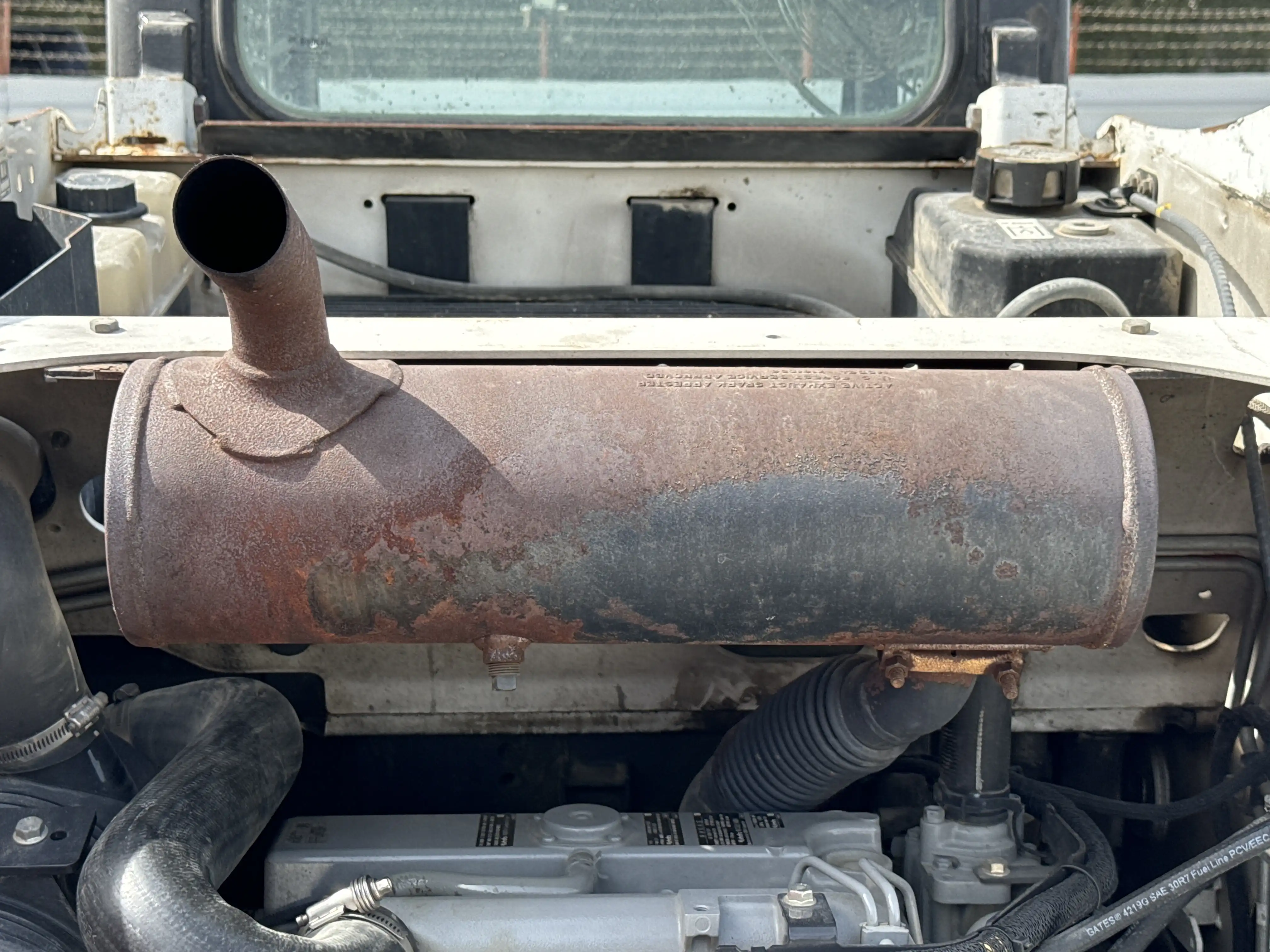SSL-001-Bobcat-S510-skid-steer-loader-inspection-engine-exhaust-system-1