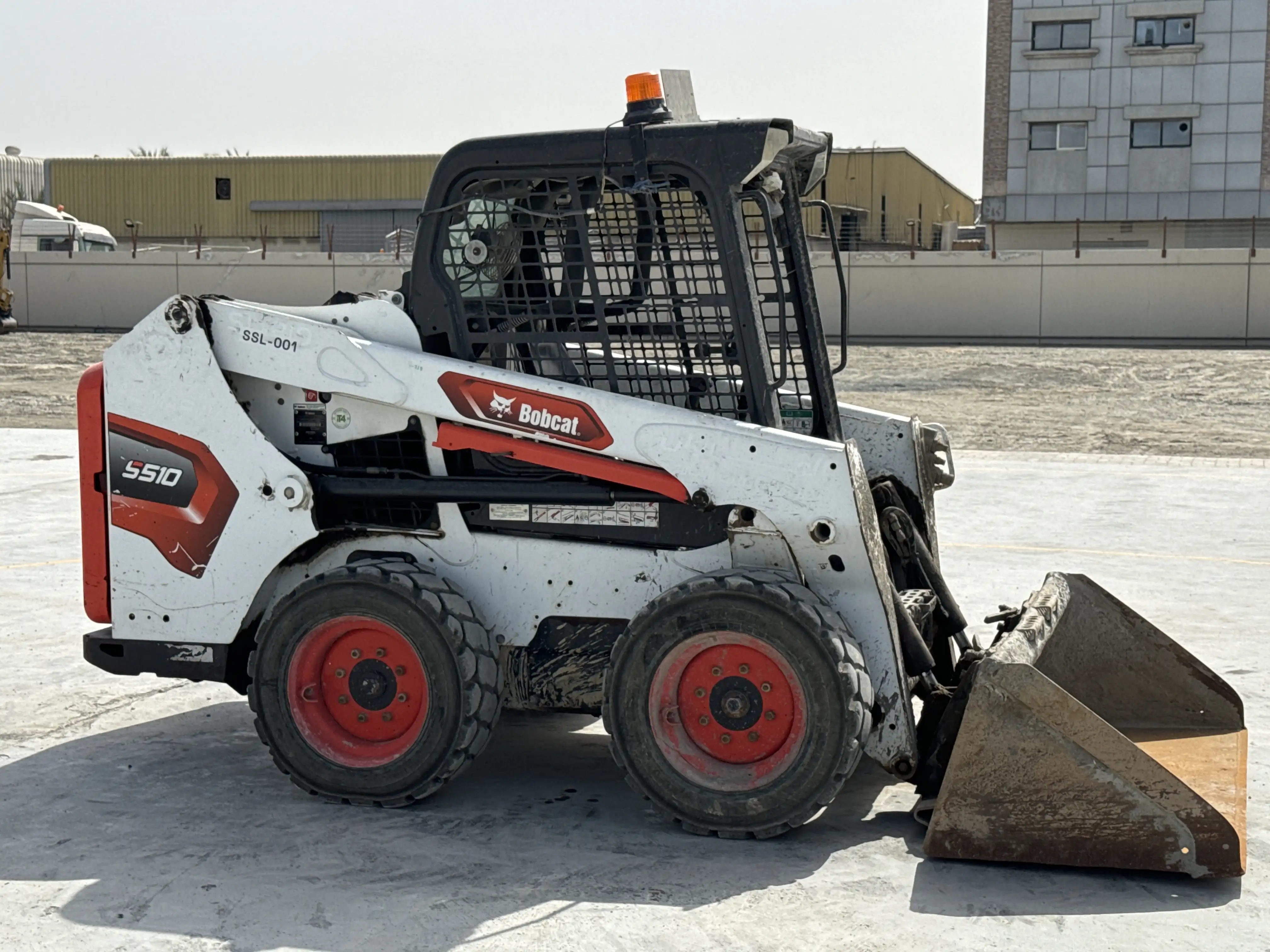 SSL-001-Bobcat-S510-skid-steer-loader-inspection-structure-paint-1