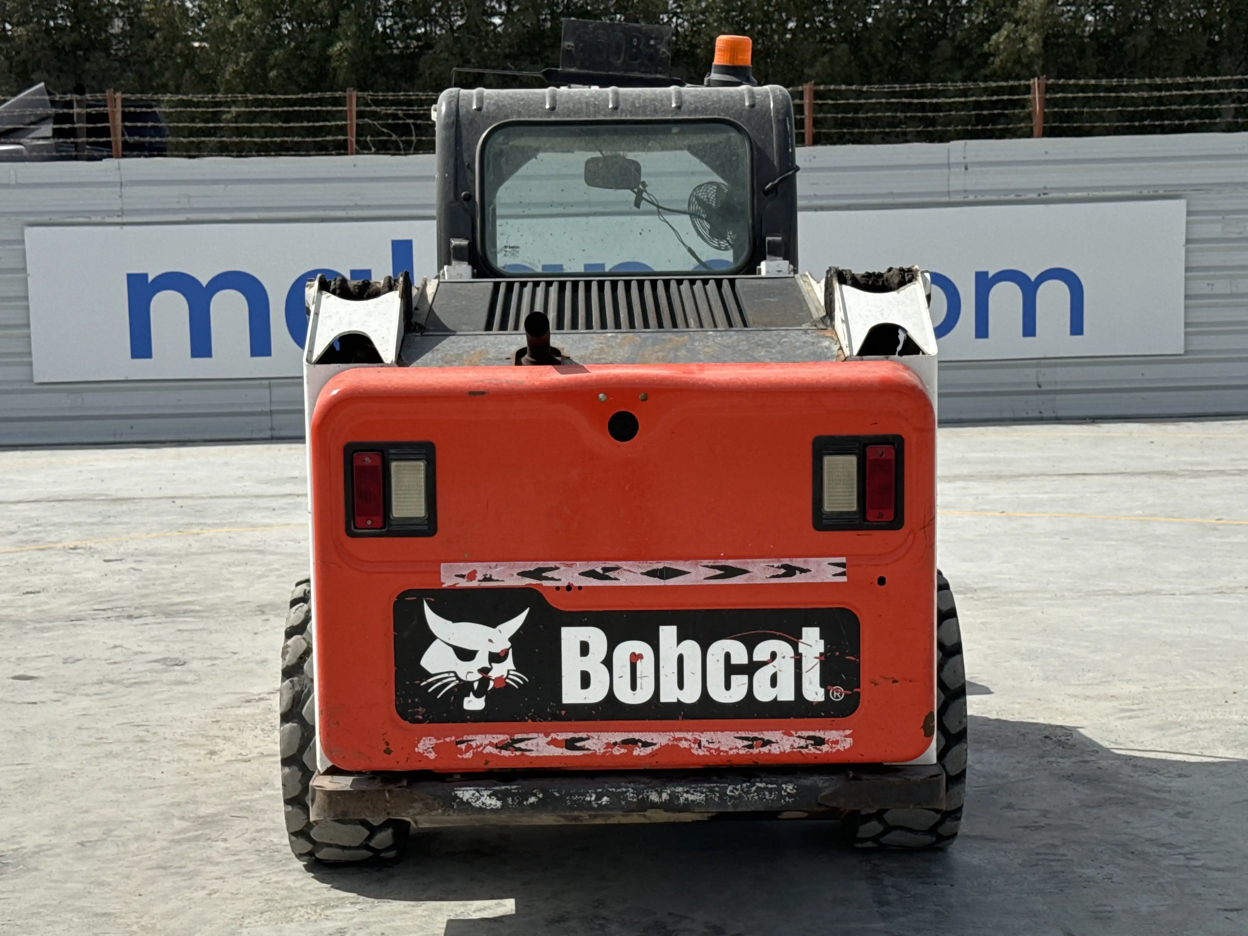 SSL-001-Bobcat-S510-skid-steer-loader-inspection-structure-paint-2