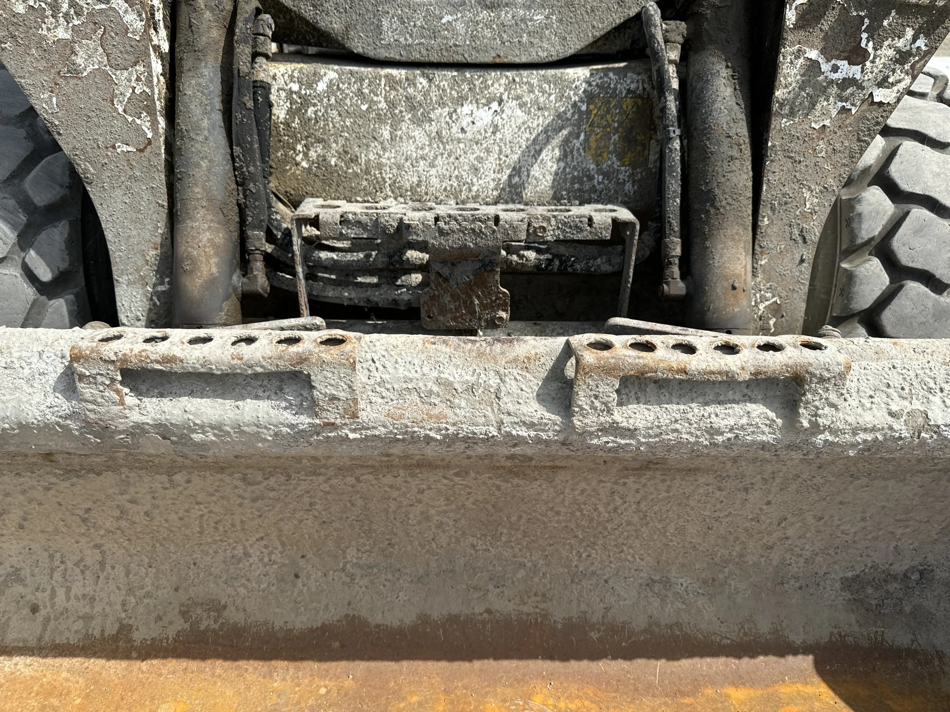 SSL-001-Bobcat-S510-skid-steer-loader-inspection-structure-steps-ladders-3