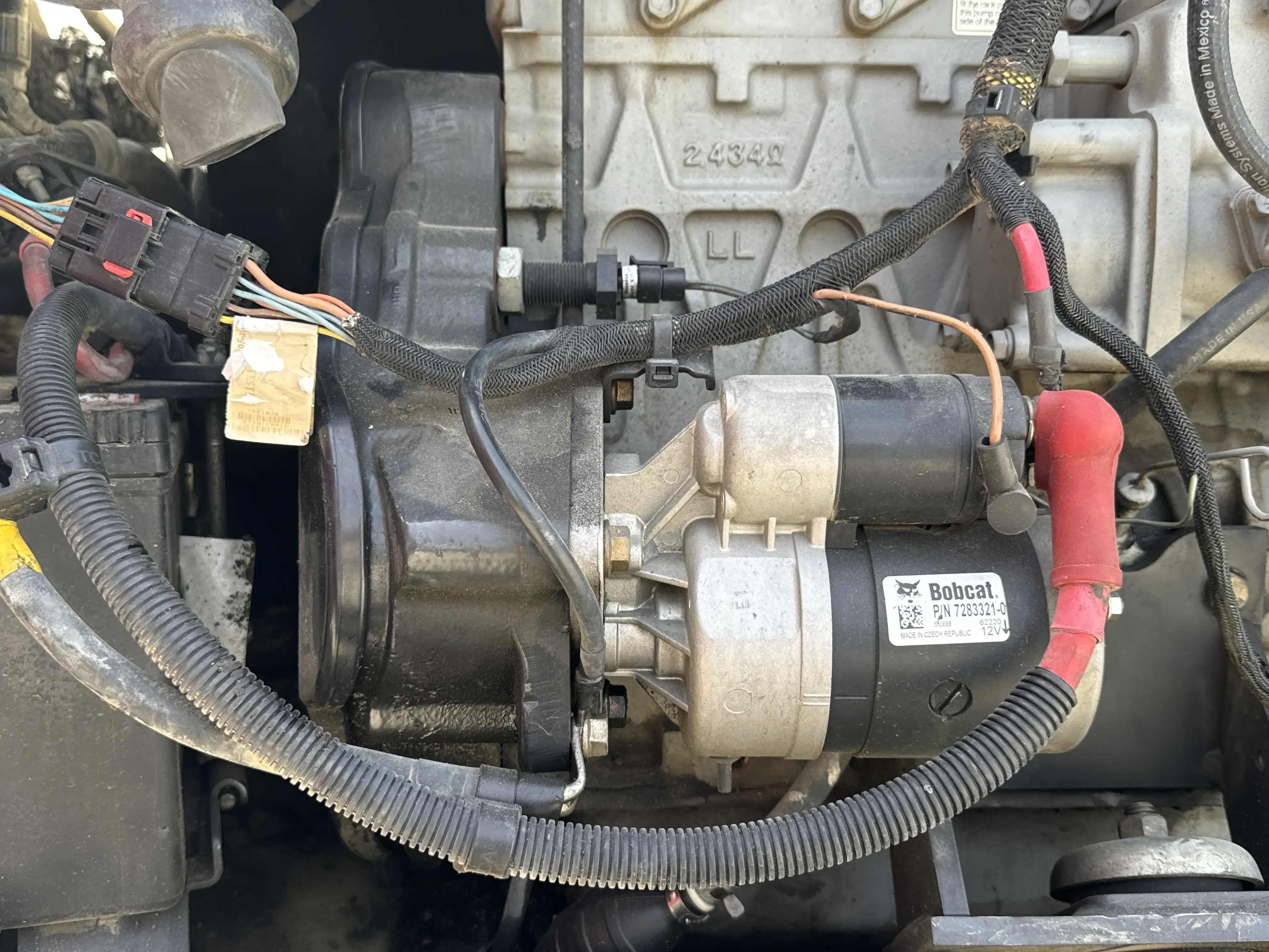 SSL-001-Bobcat-S510-skid-steer-loader-inspection-electronics-main-harness-4