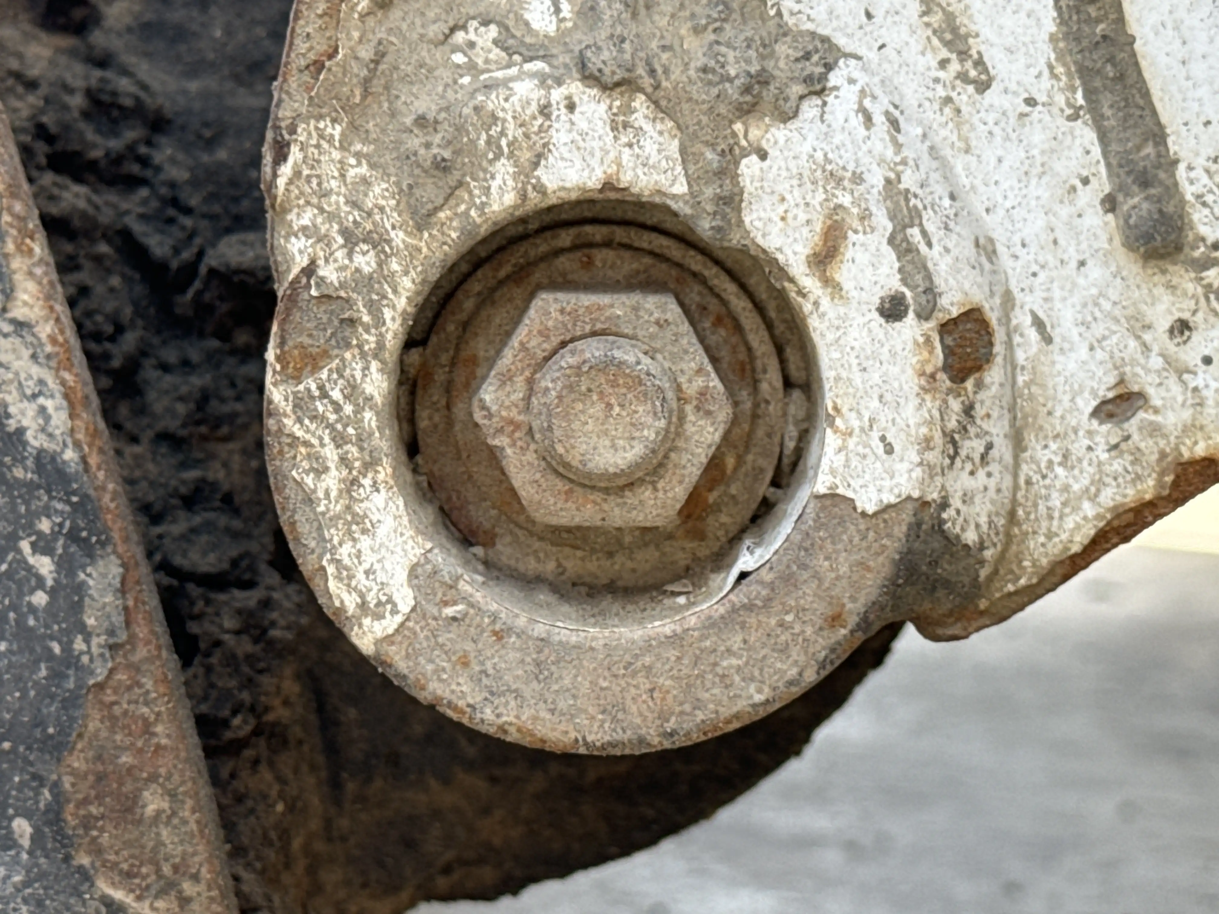SSL-001-Bobcat-S510-skid-steer-loader-inspection-chassis-pins-and-bushings-lift-arm-to-bucket-3