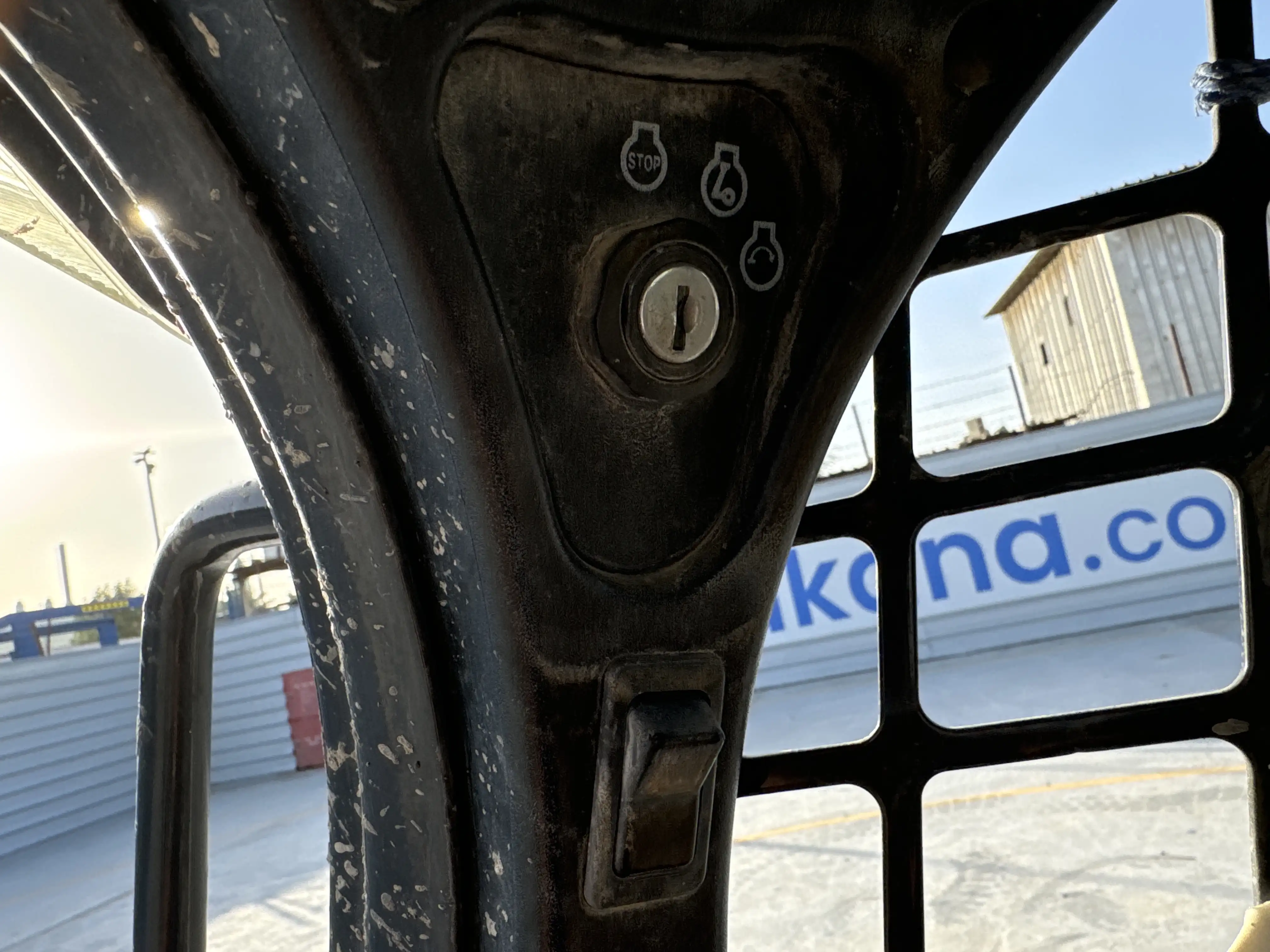 SSL-001-Bobcat-S510-skid-steer-loader-inspection-cabin-electronic-instrument-board-1