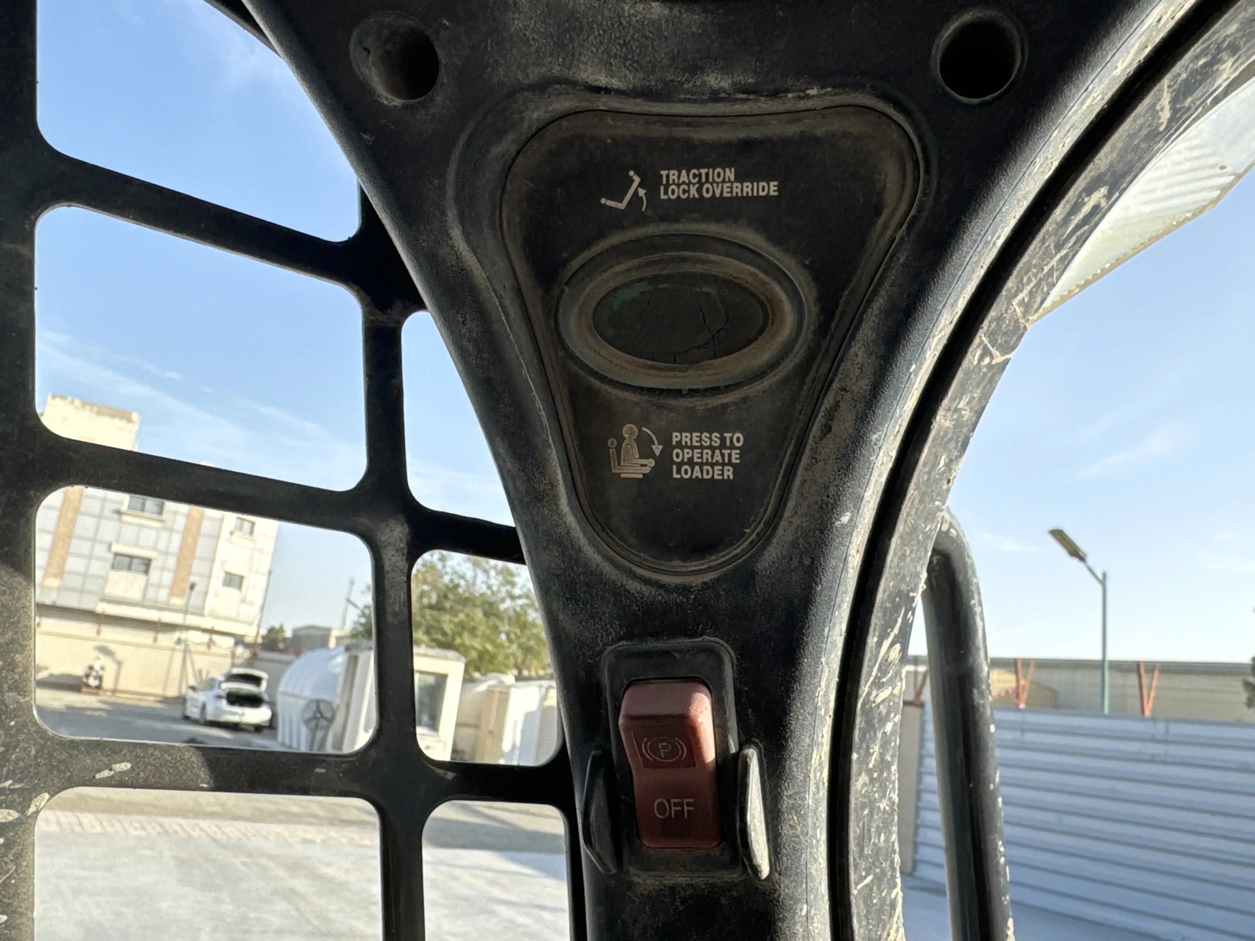 SSL-001-Bobcat-S510-skid-steer-loader-inspection-cabin-electronic-instrument-board-3
