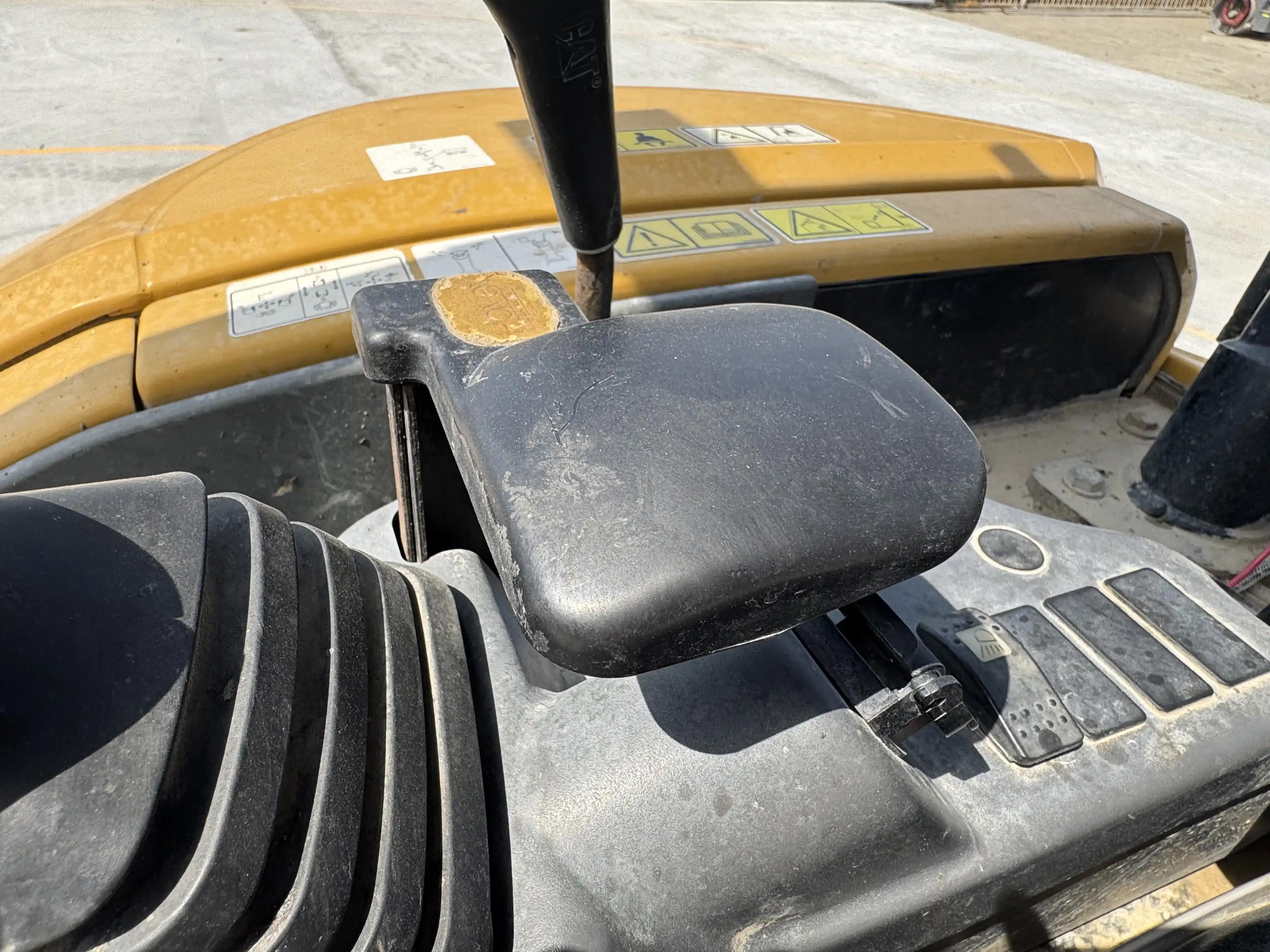 MNX-001-Cat-303E-mini-excavator-inspection-cabin-seats-armrests-3