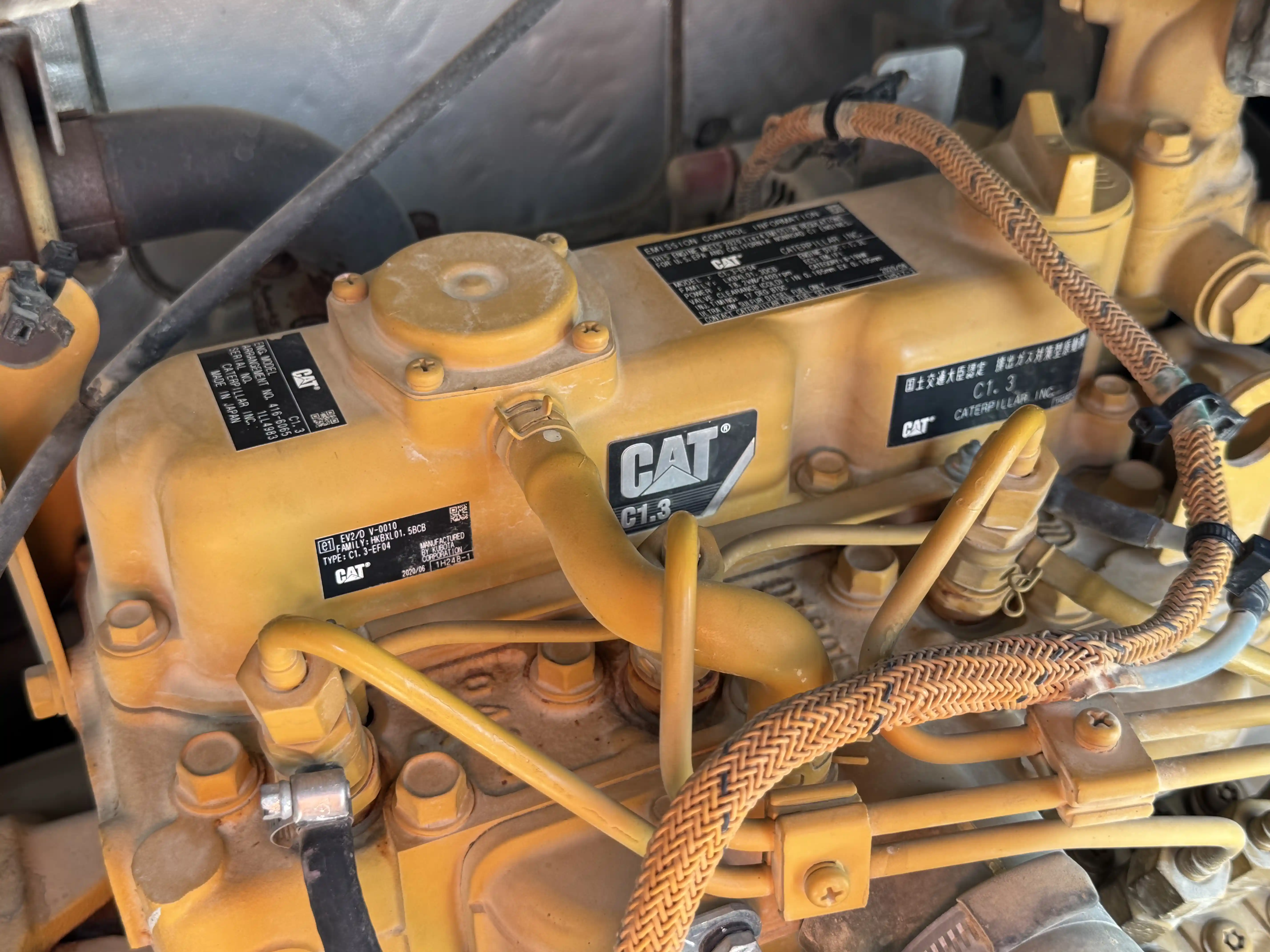 MNX-001-Cat-303E-mini-excavator-inspection-engine-engine-oil-leaks-2