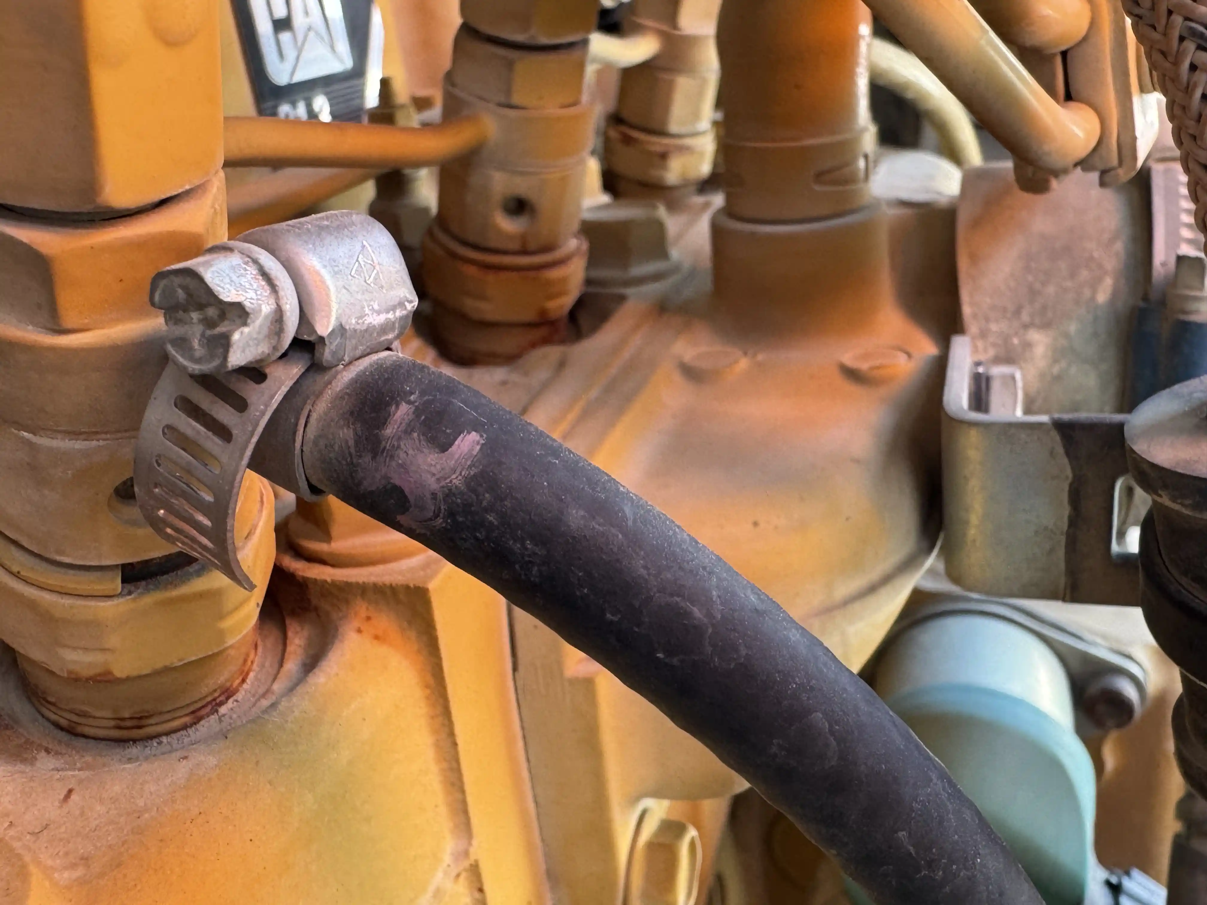 MNX-001-Cat-303E-mini-excavator-inspection-engine-hoses-3