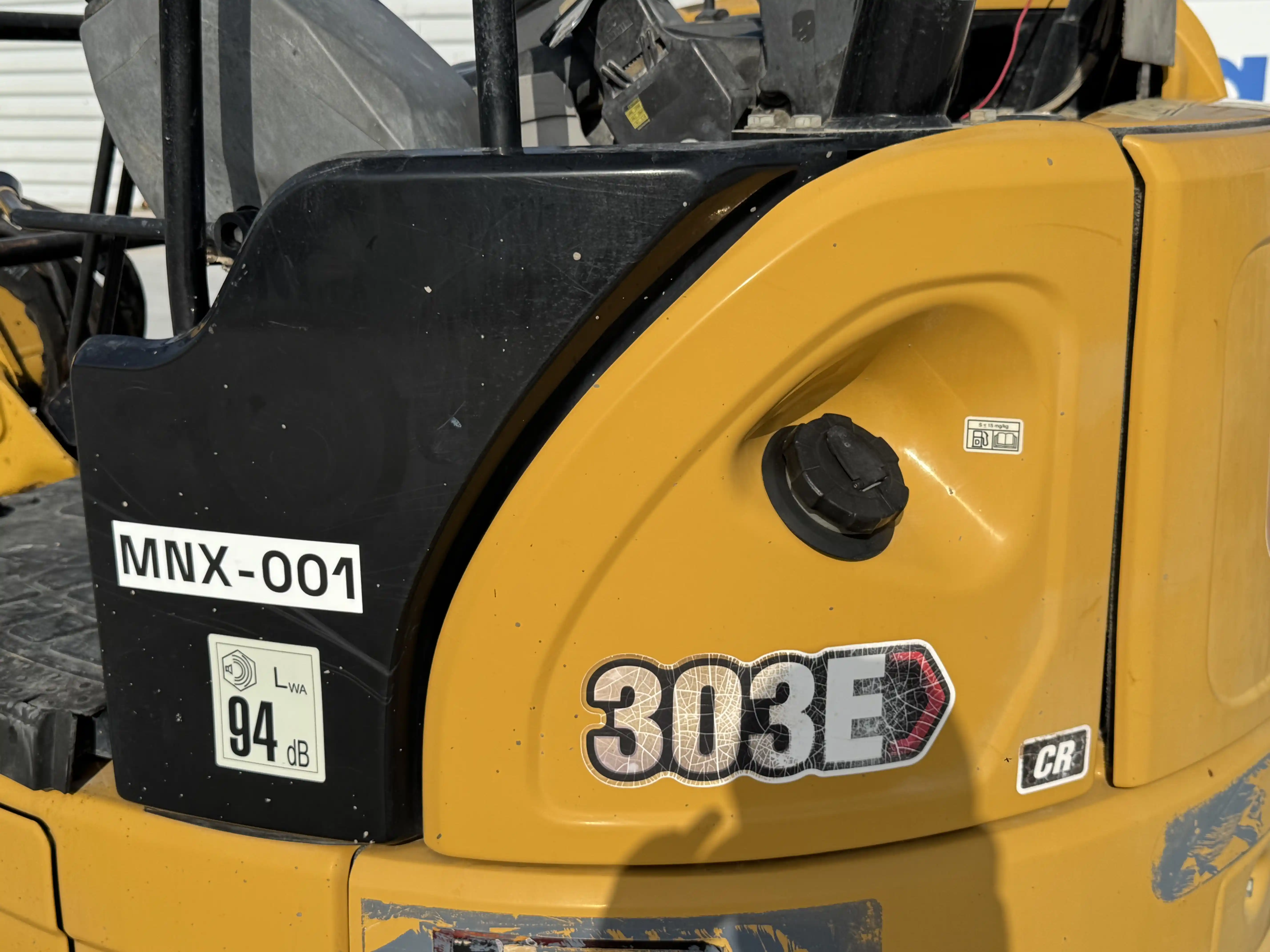 MNX-001-Cat-303E-mini-excavator-inspection-structure-sheet-metal-fiberglass-1