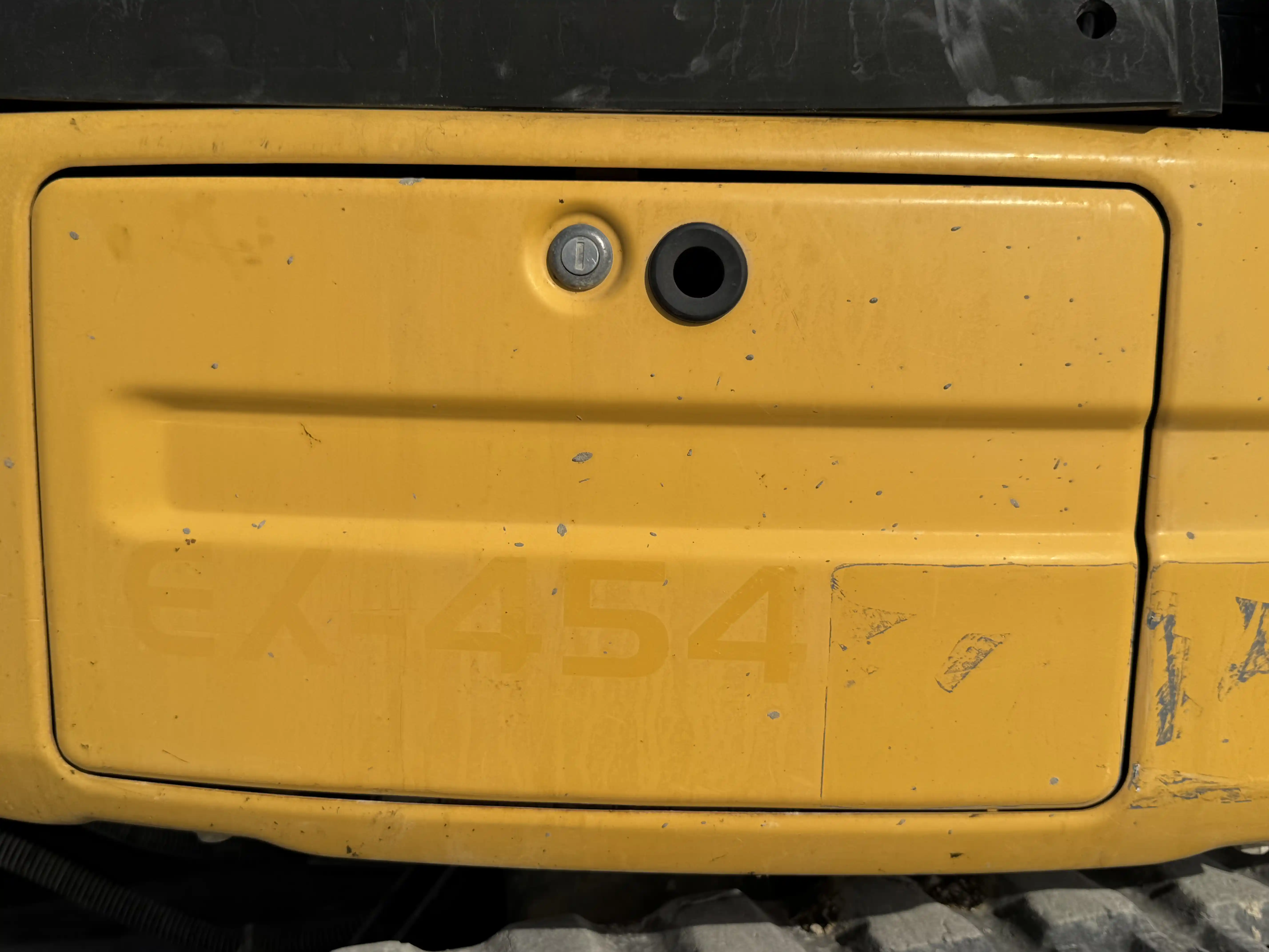 MNX-001-Cat-303E-mini-excavator-inspection-structure-sheet-metal-fiberglass-4