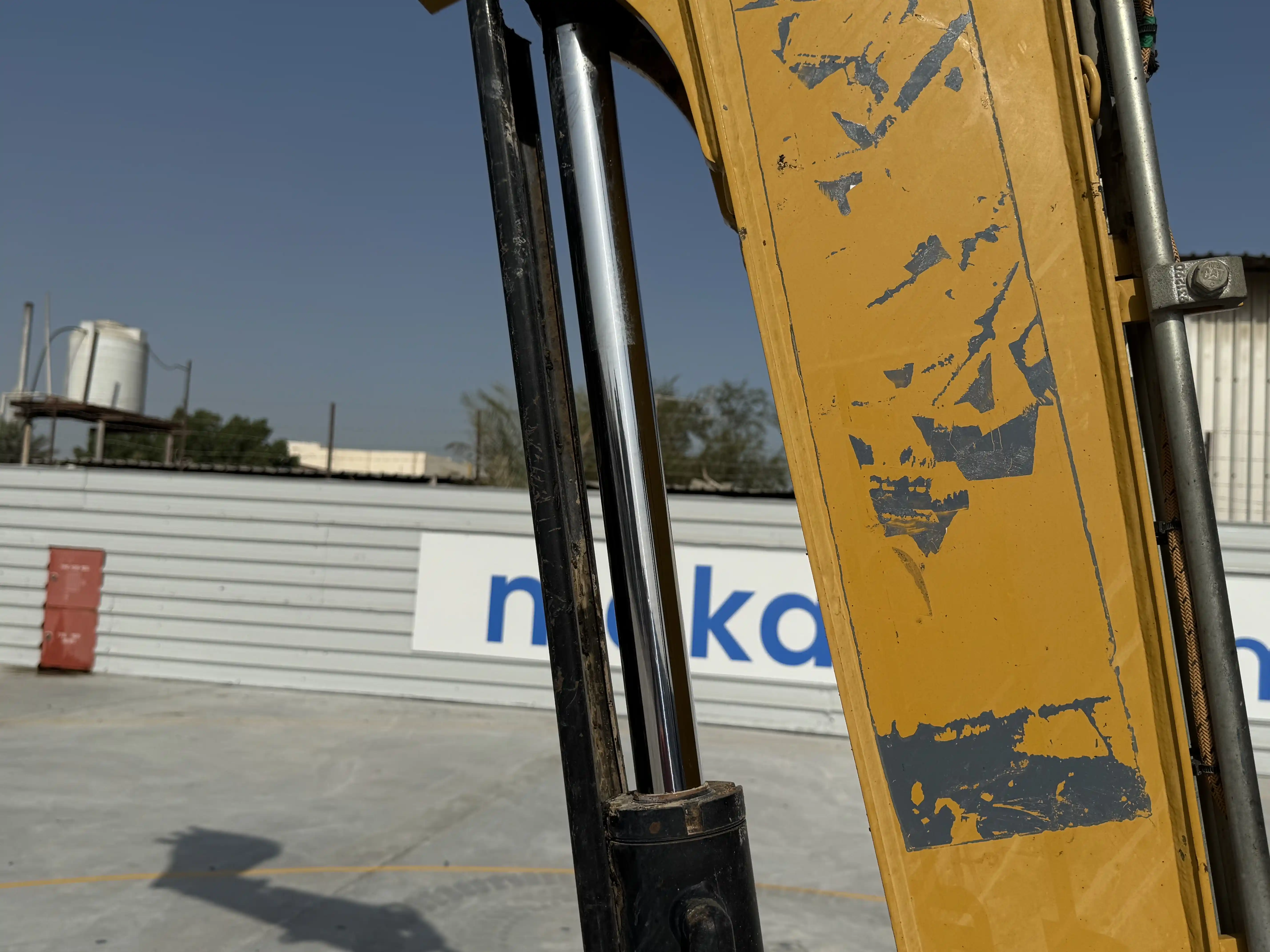 MNX-001-Cat-303E-mini-excavator-inspection-hydraulics-boom-lift-cylinder-3