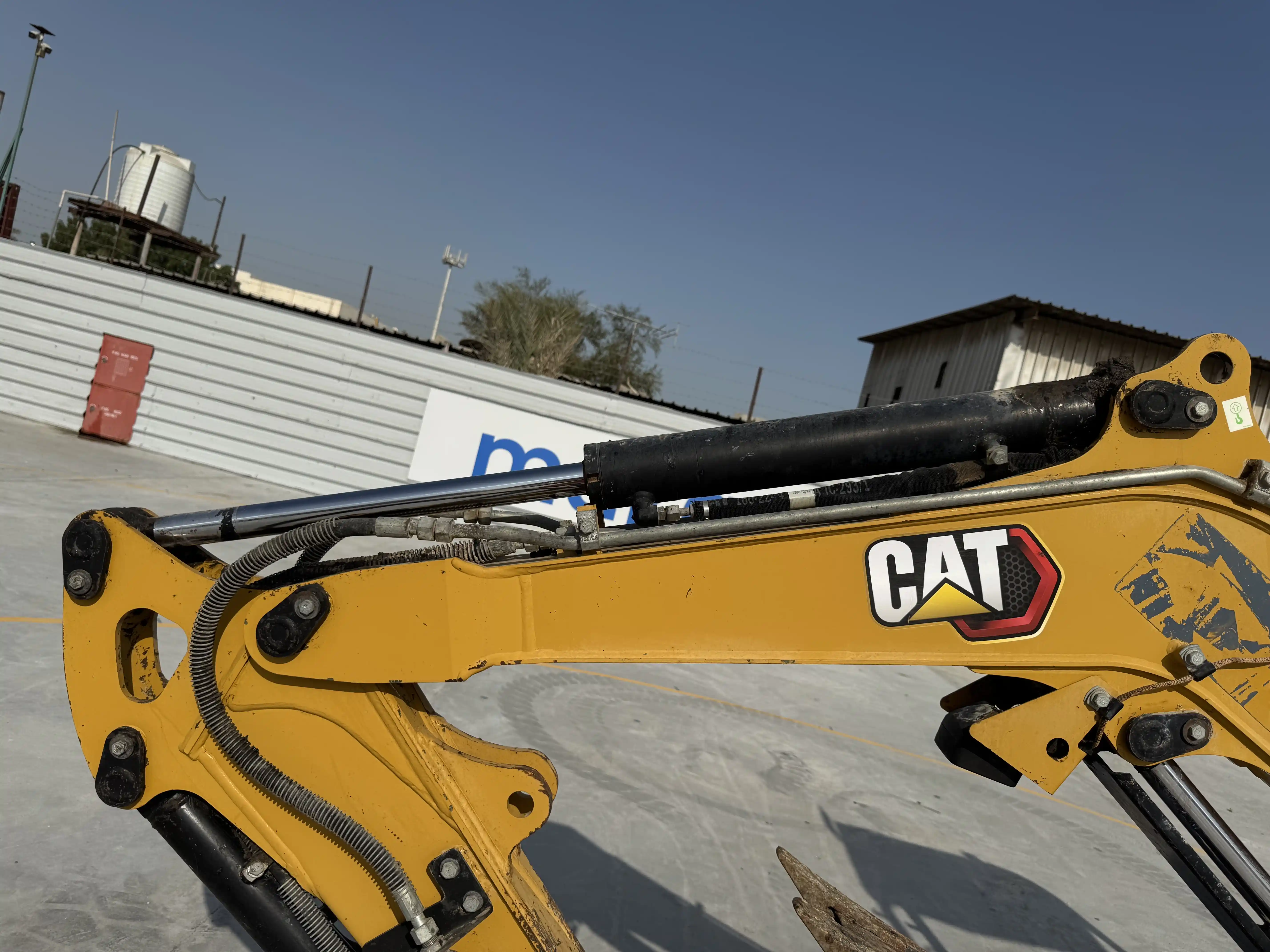 MNX-001-Cat-303E-mini-excavator-inspection-hydraulics-stick-cylinder-1
