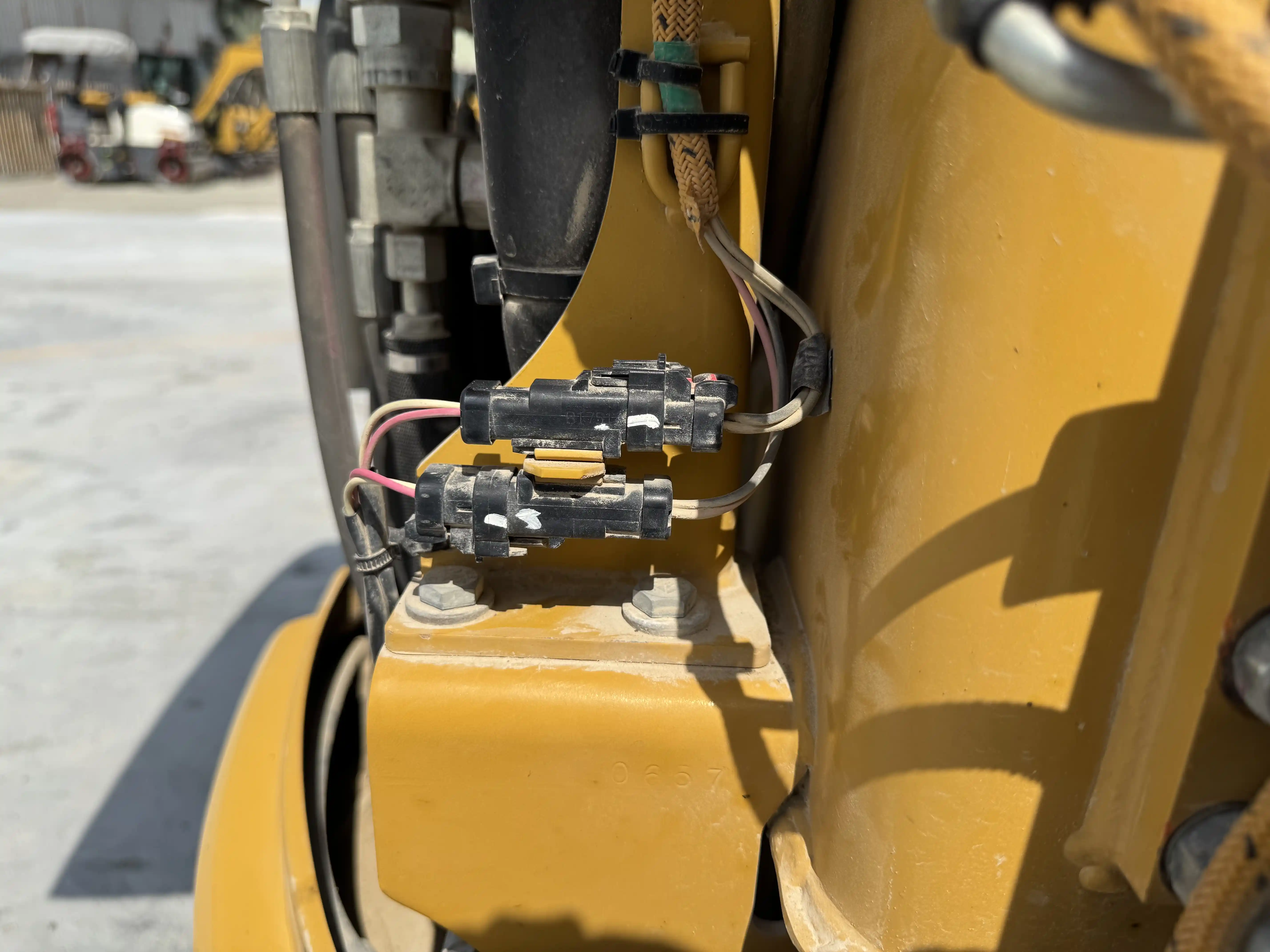 MNX-001-Cat-303E-mini-excavator-inspection-hydraulics-wiring-harness-1
