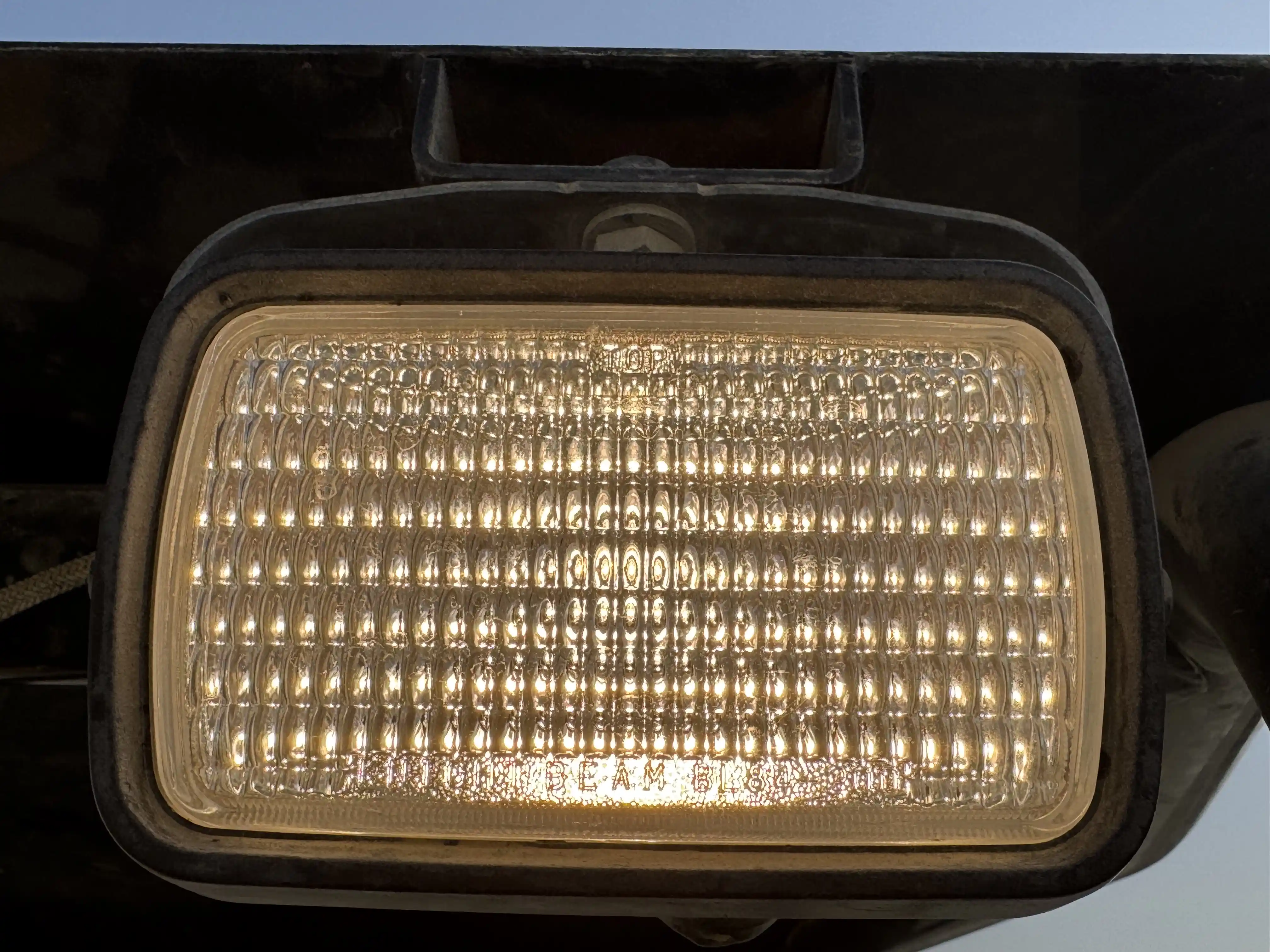 MNX-001-Cat-303E-mini-excavator-inspection-electronics-lights-and-signals-1