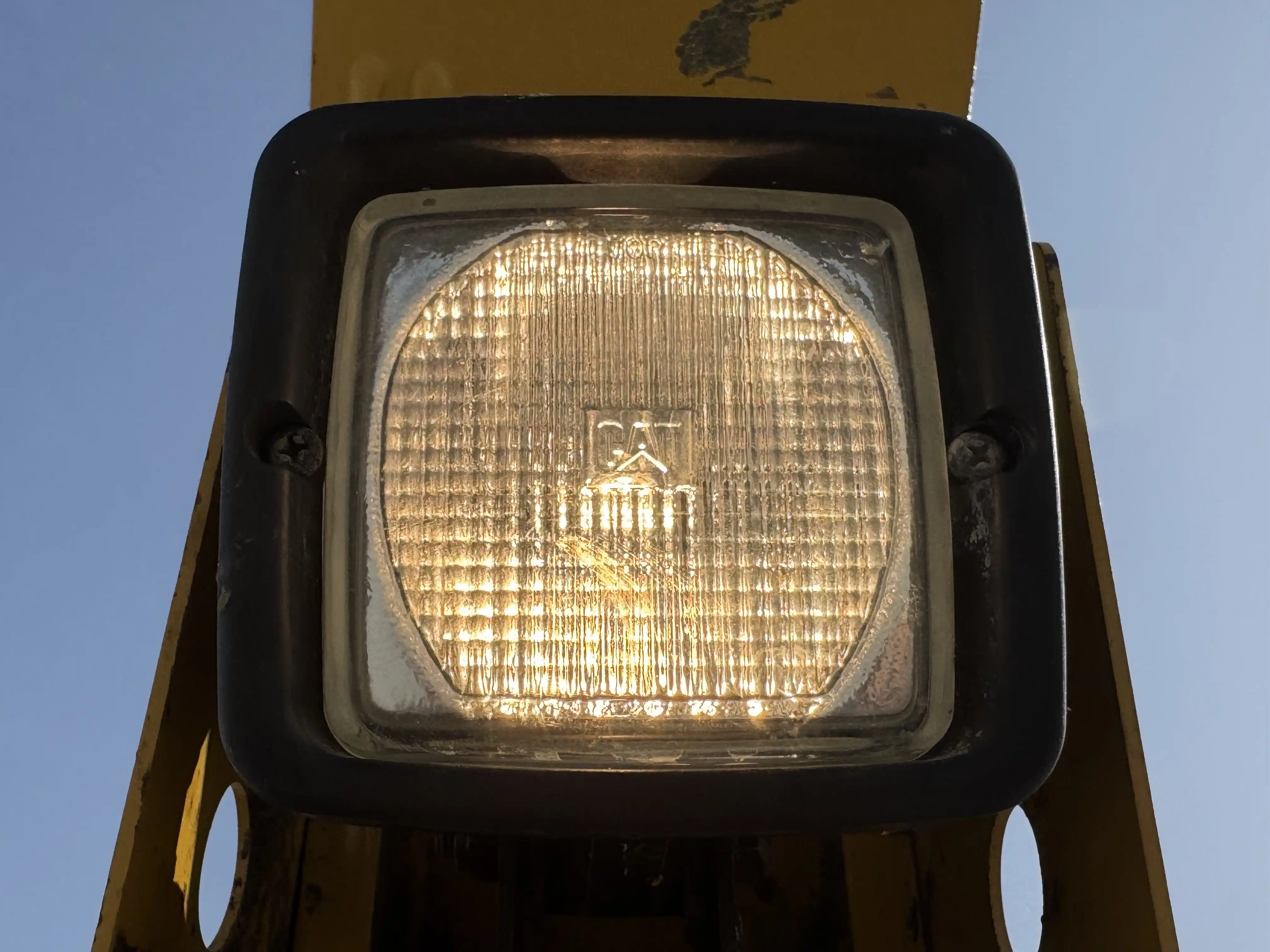 MNX-001-Cat-303E-mini-excavator-inspection-electronics-lights-and-signals-2