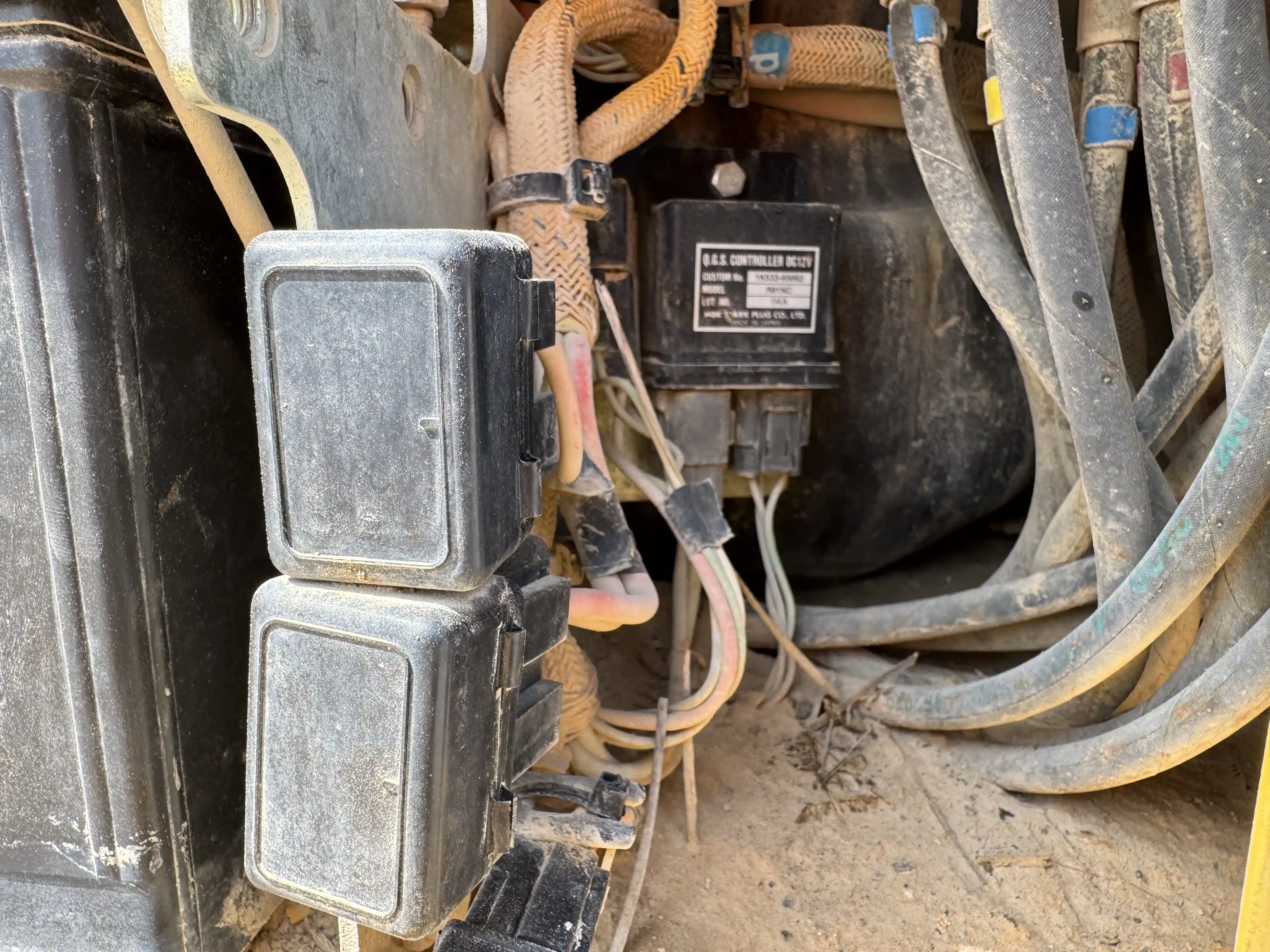 MNX-001-Cat-303E-mini-excavator-inspection-electronics-main-harness-2