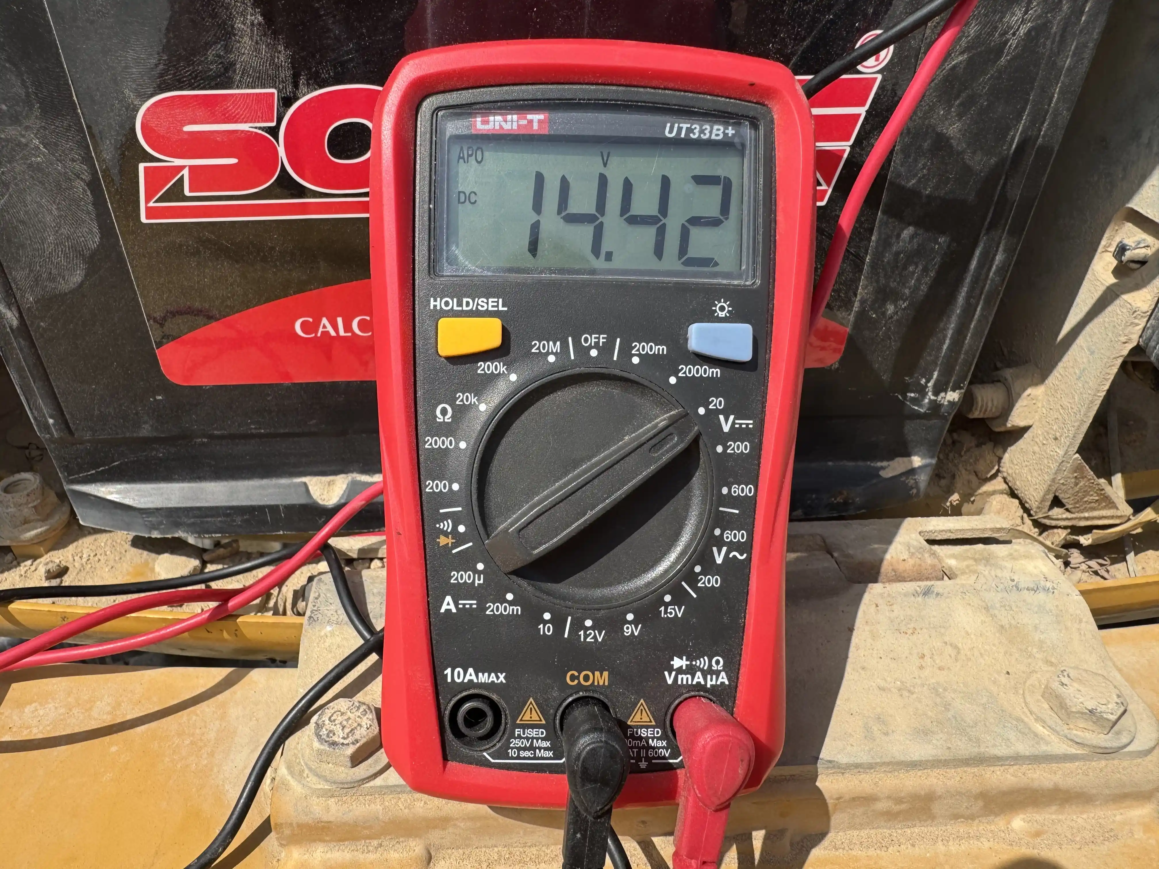 MNX-001-Cat-303E-mini-excavator-inspection-electronics-battery-2