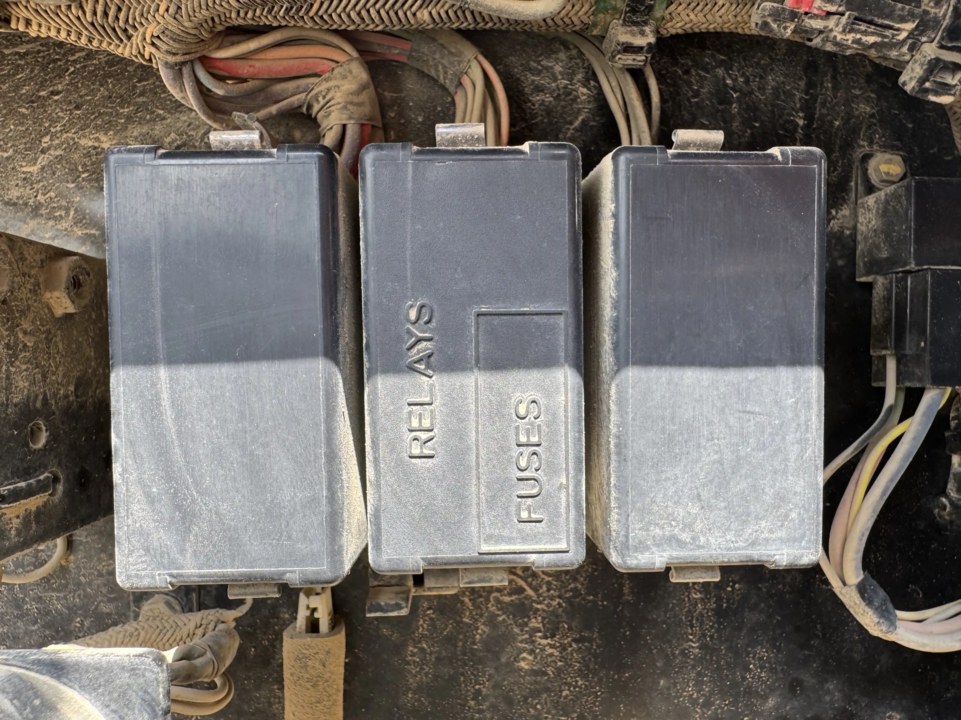 MNX-001-Cat-303E-mini-excavator-inspection-electronics-fuse-box-2