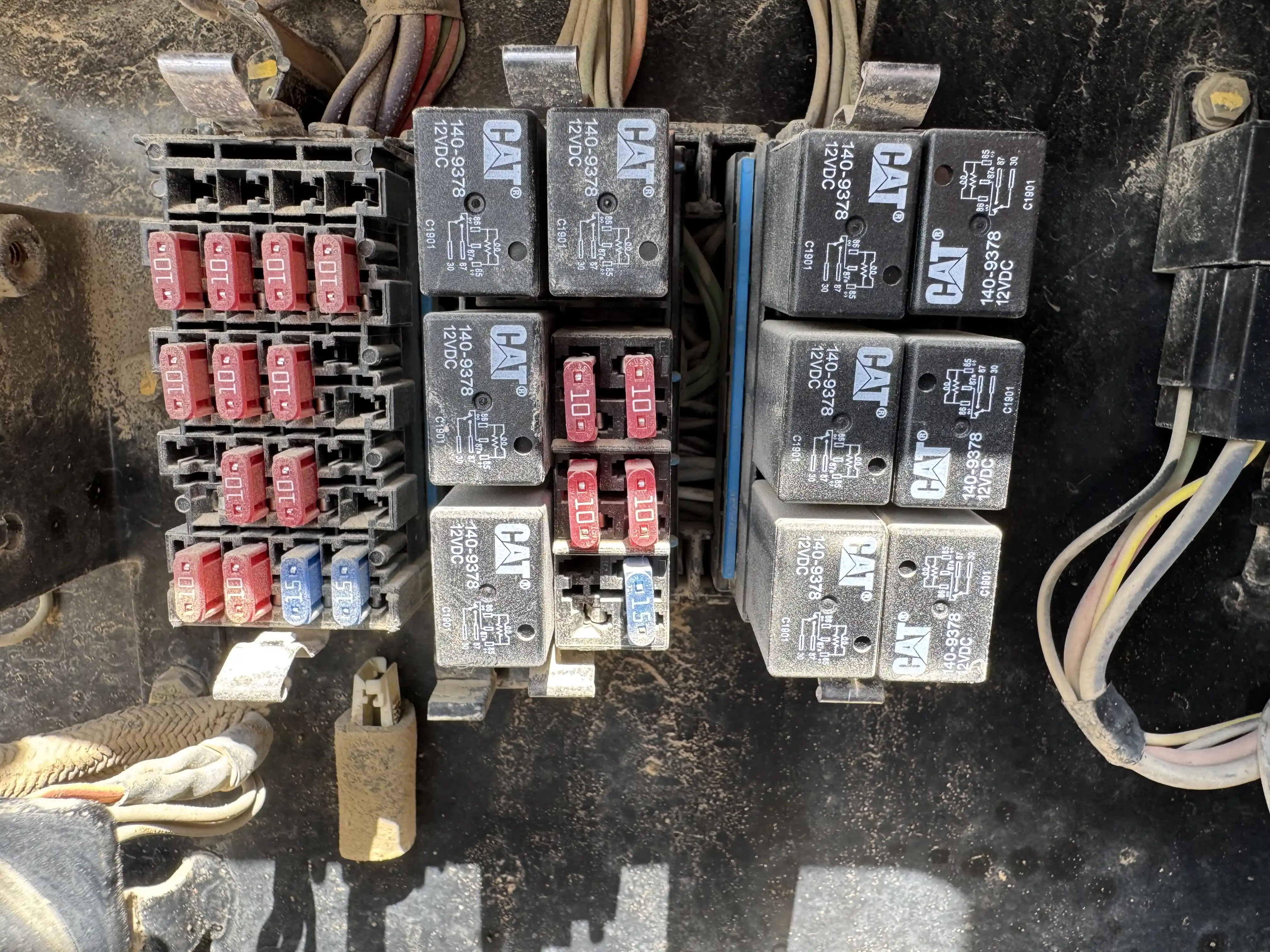 MNX-001-Cat-303E-mini-excavator-inspection-electronics-fuse-box-3