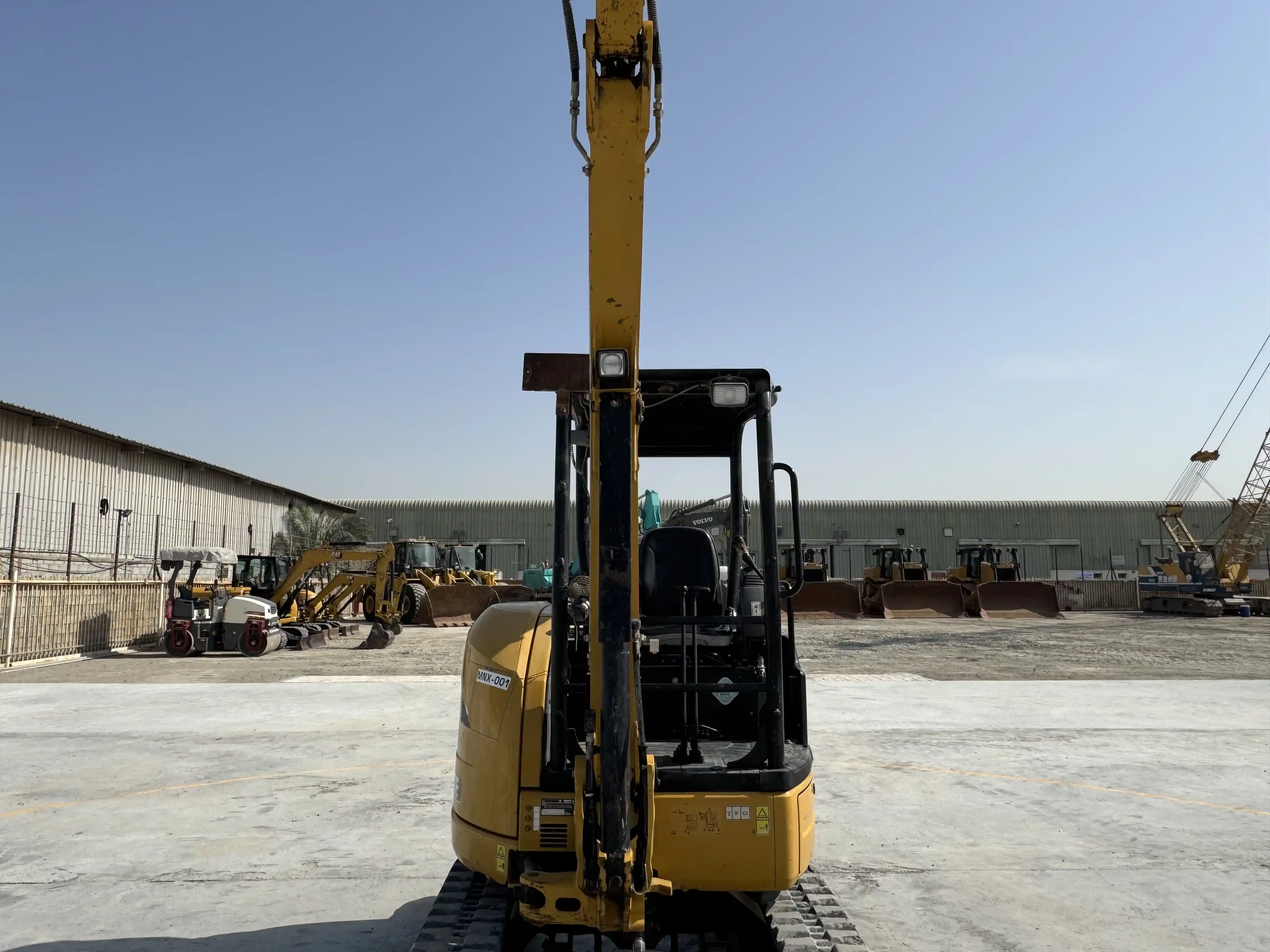 MNX-001-Cat-303E-mini-excavator-inspection-chassis-boom-2