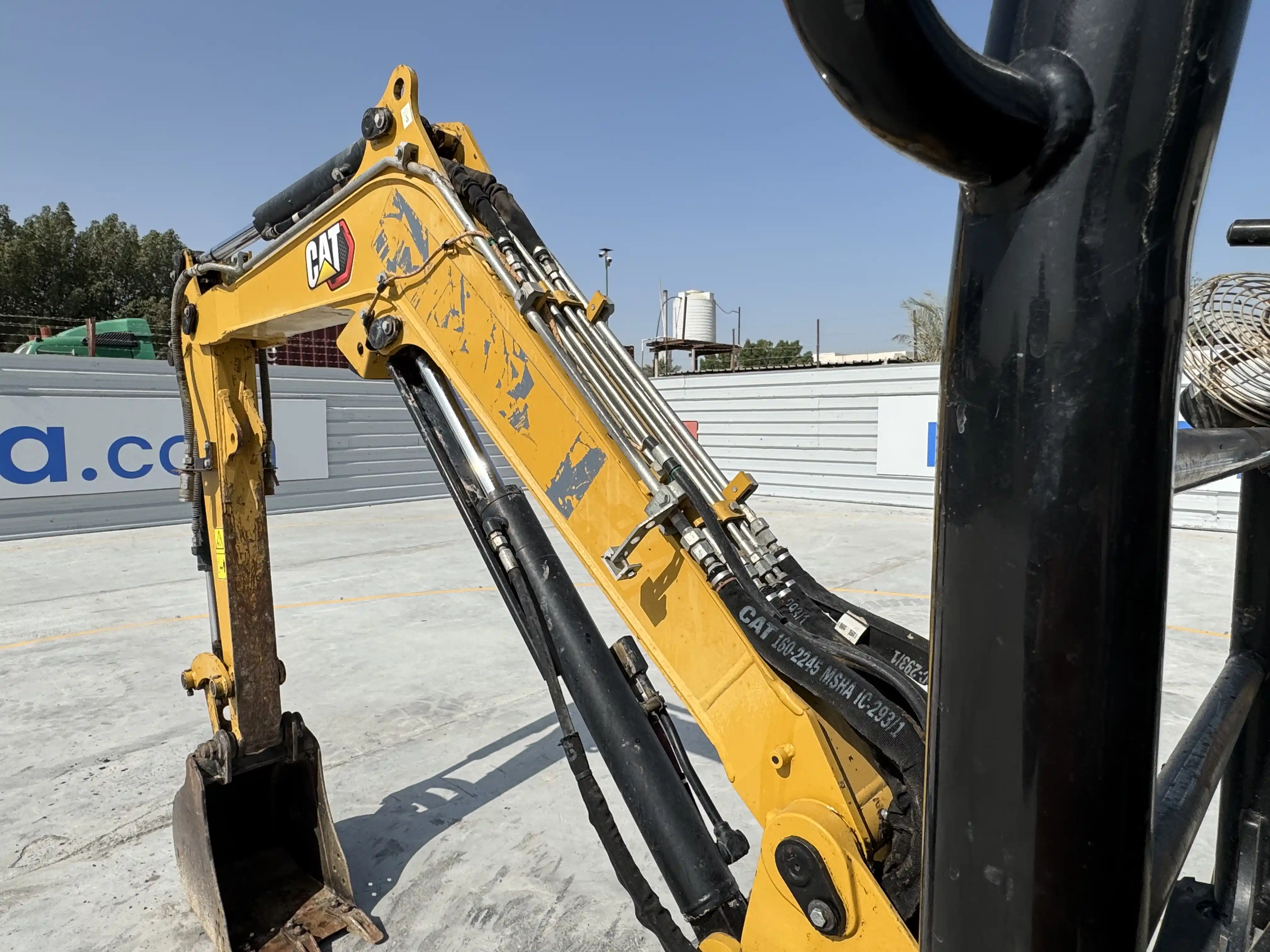 MNX-001-Cat-303E-mini-excavator-inspection-chassis-boom-3
