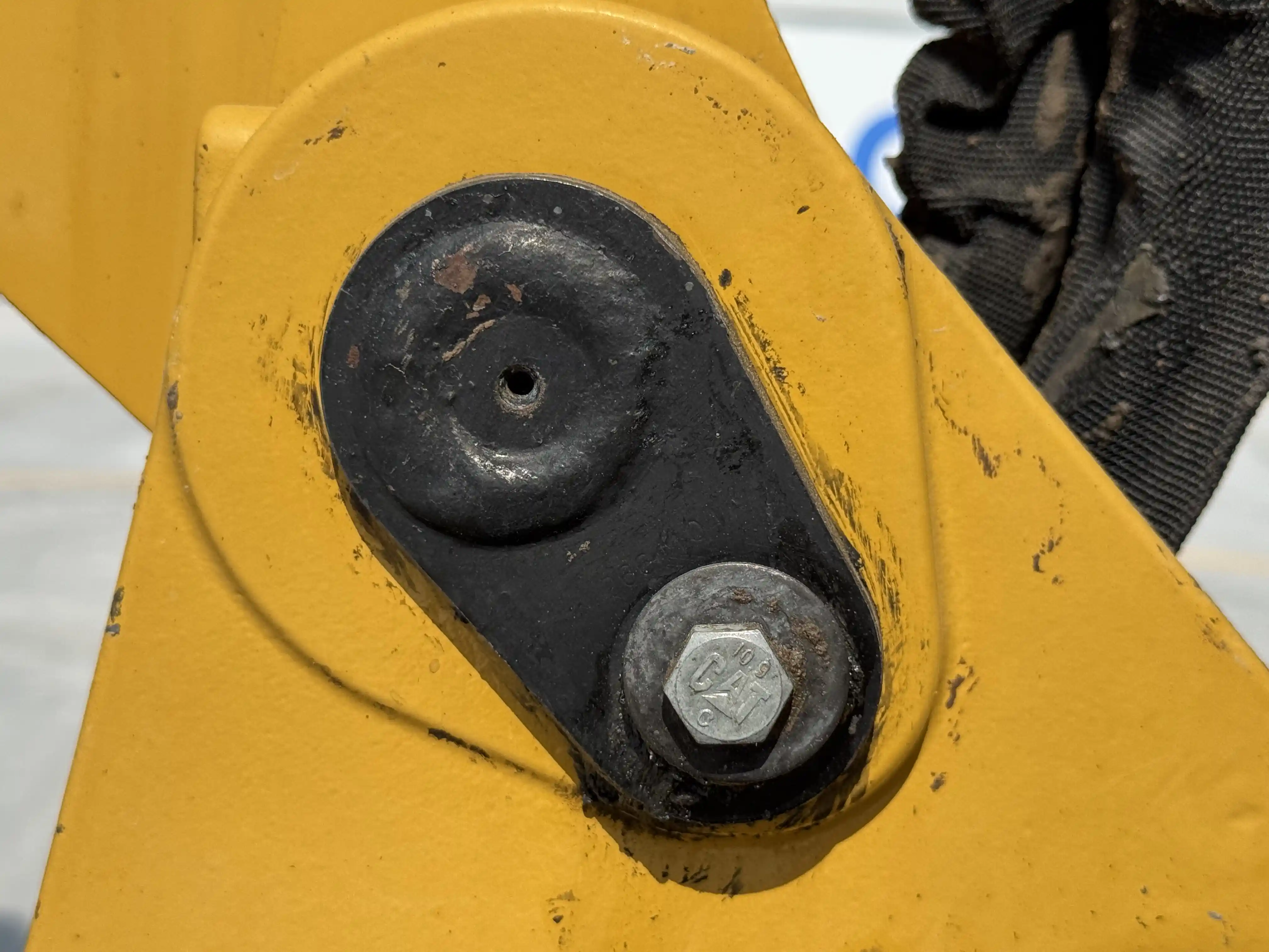 MNX-001-Cat-303E-mini-excavator-inspection-chassis-boom-base-pin-and-bushings-1