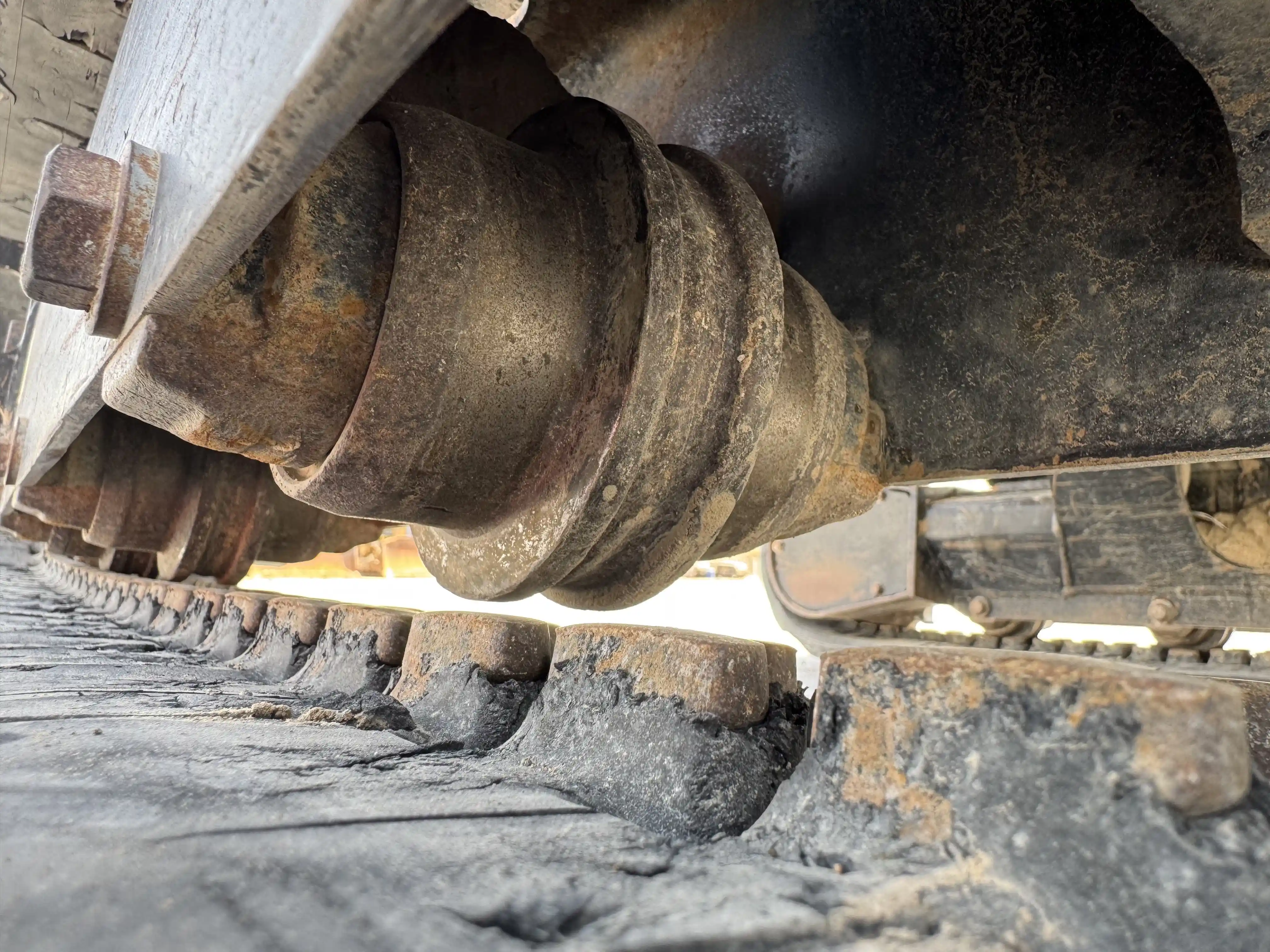MNX-001-Cat-303E-mini-excavator-inspection-undercarriage-right-track-rollers-1
