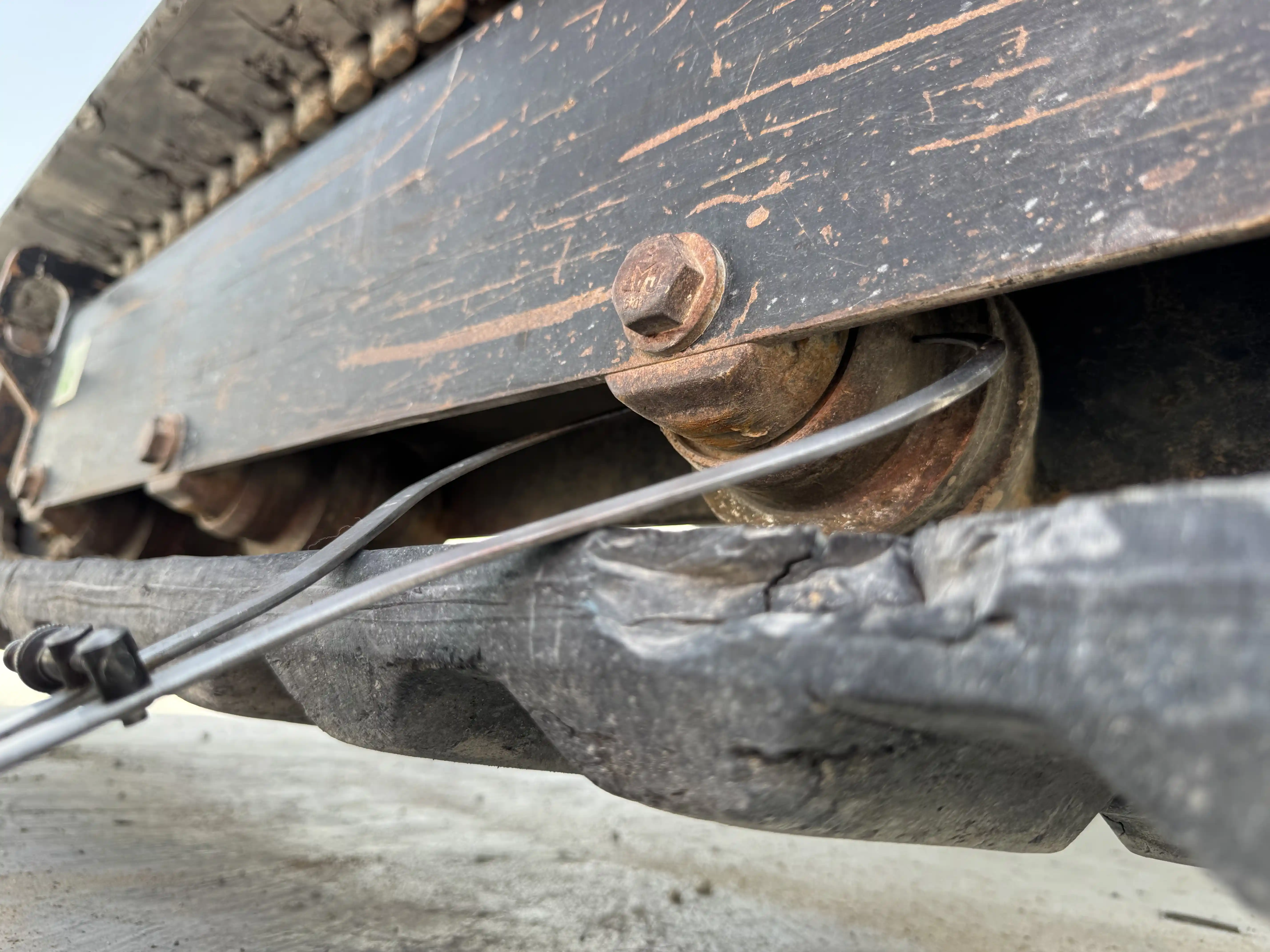 MNX-001-Cat-303E-mini-excavator-inspection-undercarriage-right-track-rollers-4