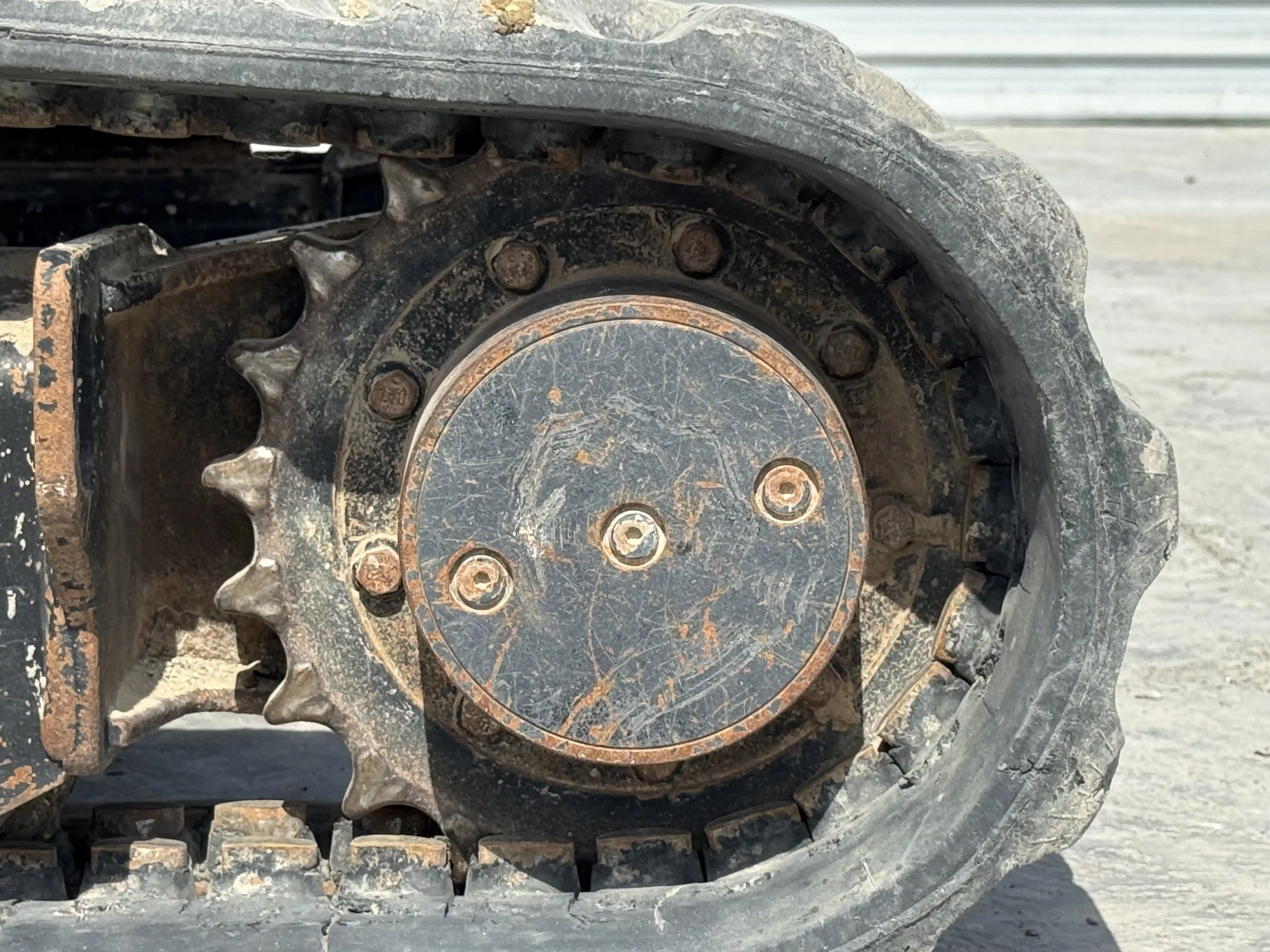 MNX-001-Cat-303E-mini-excavator-inspection-undercarriage-left-sprocket-2