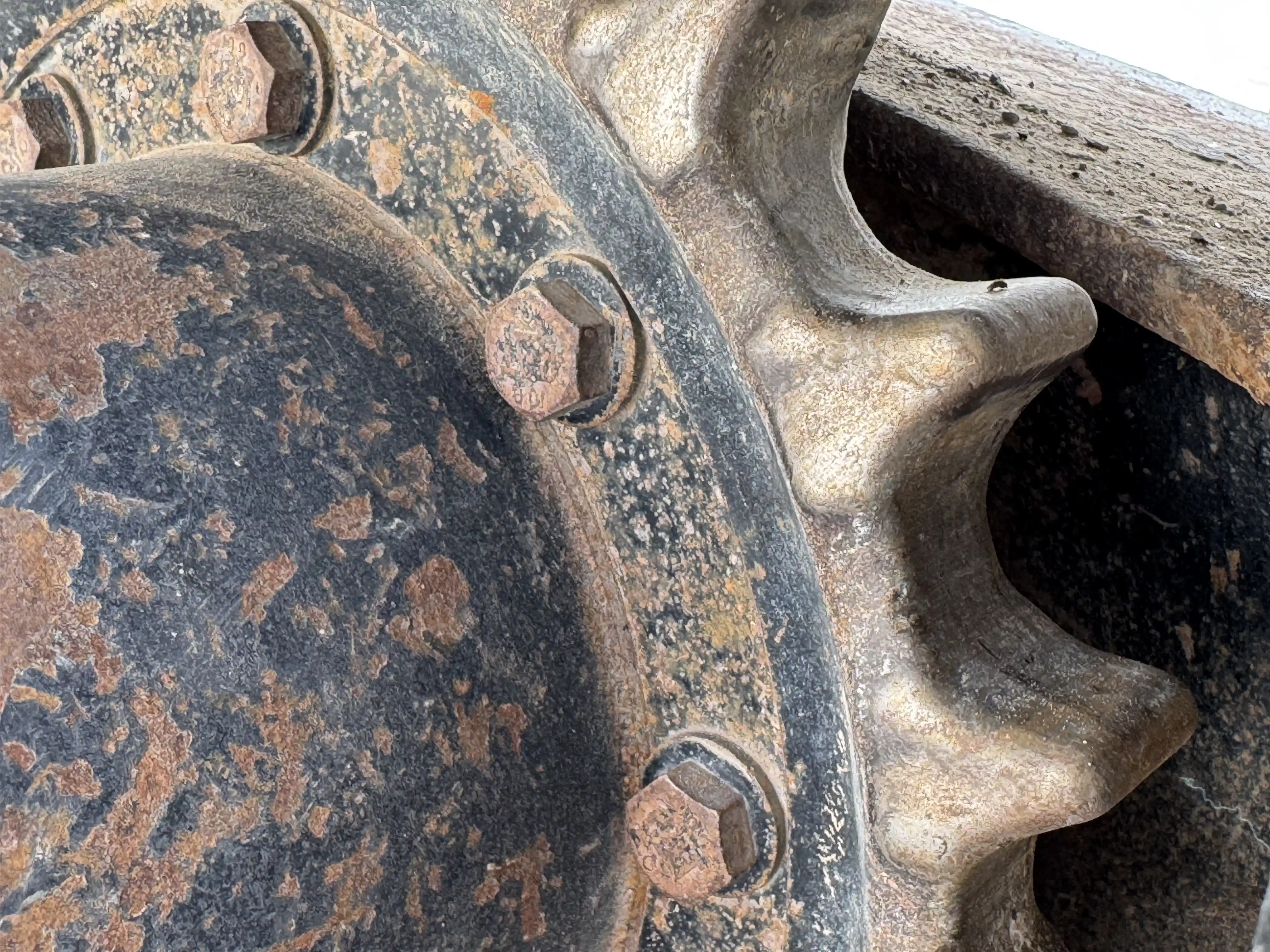 MNX-001-Cat-303E-mini-excavator-inspection-undercarriage-right-sprocket-2
