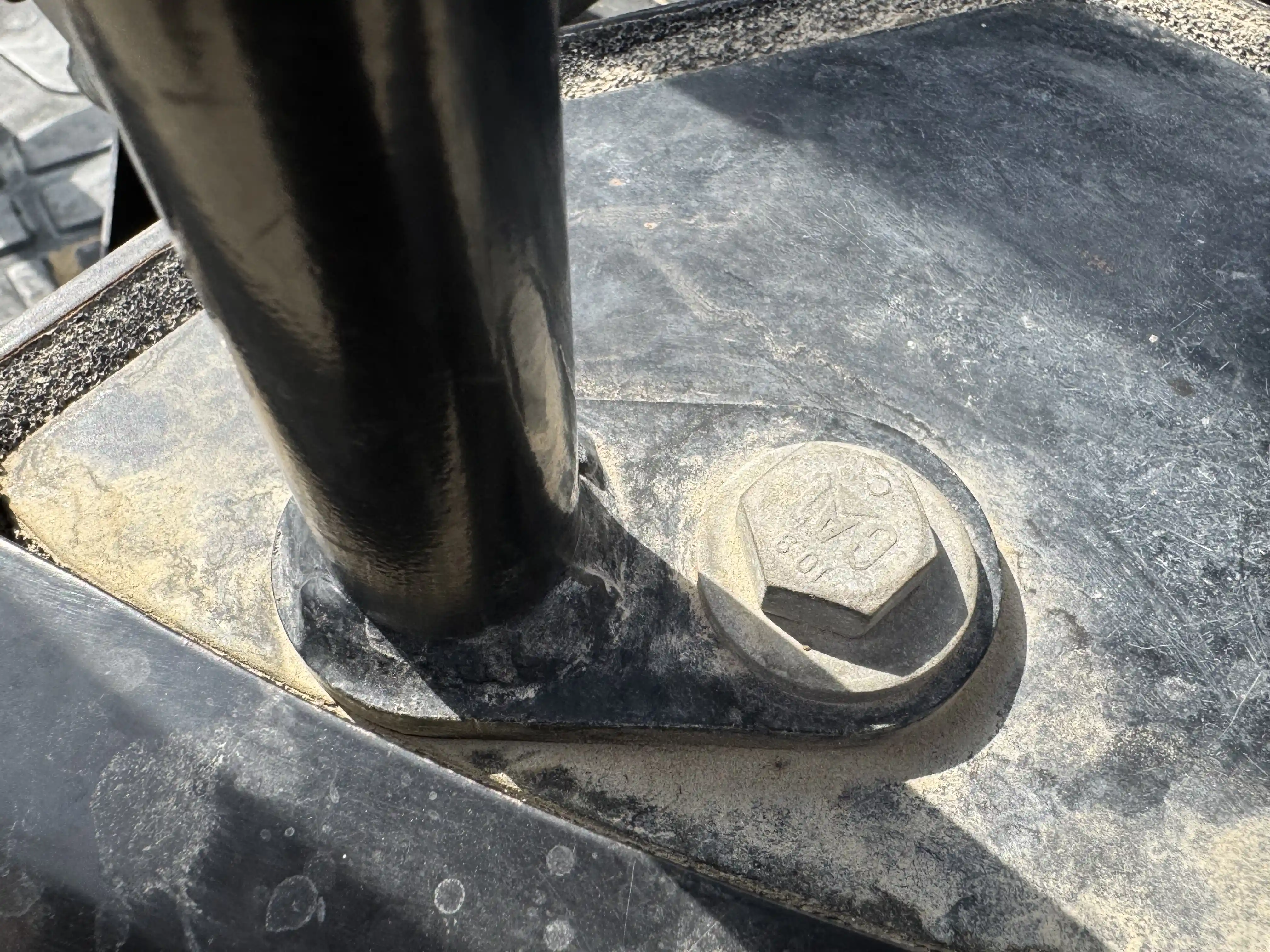 MNX-004-Cat-303E-mini-excavator-inspection-structure-handrails-1