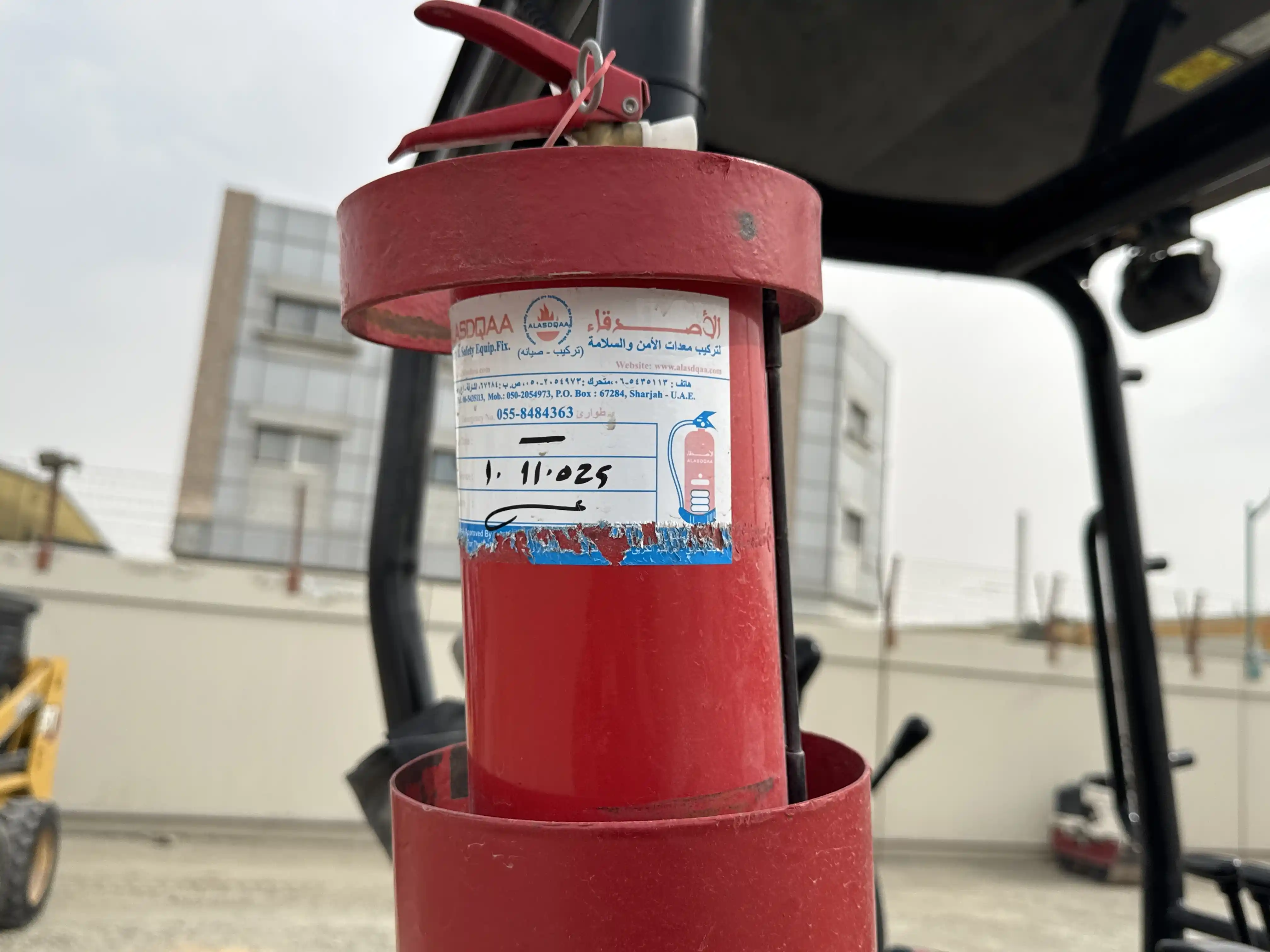 MNX-004-Cat-303E-mini-excavator-inspection-safety-fire-extinguisher-1