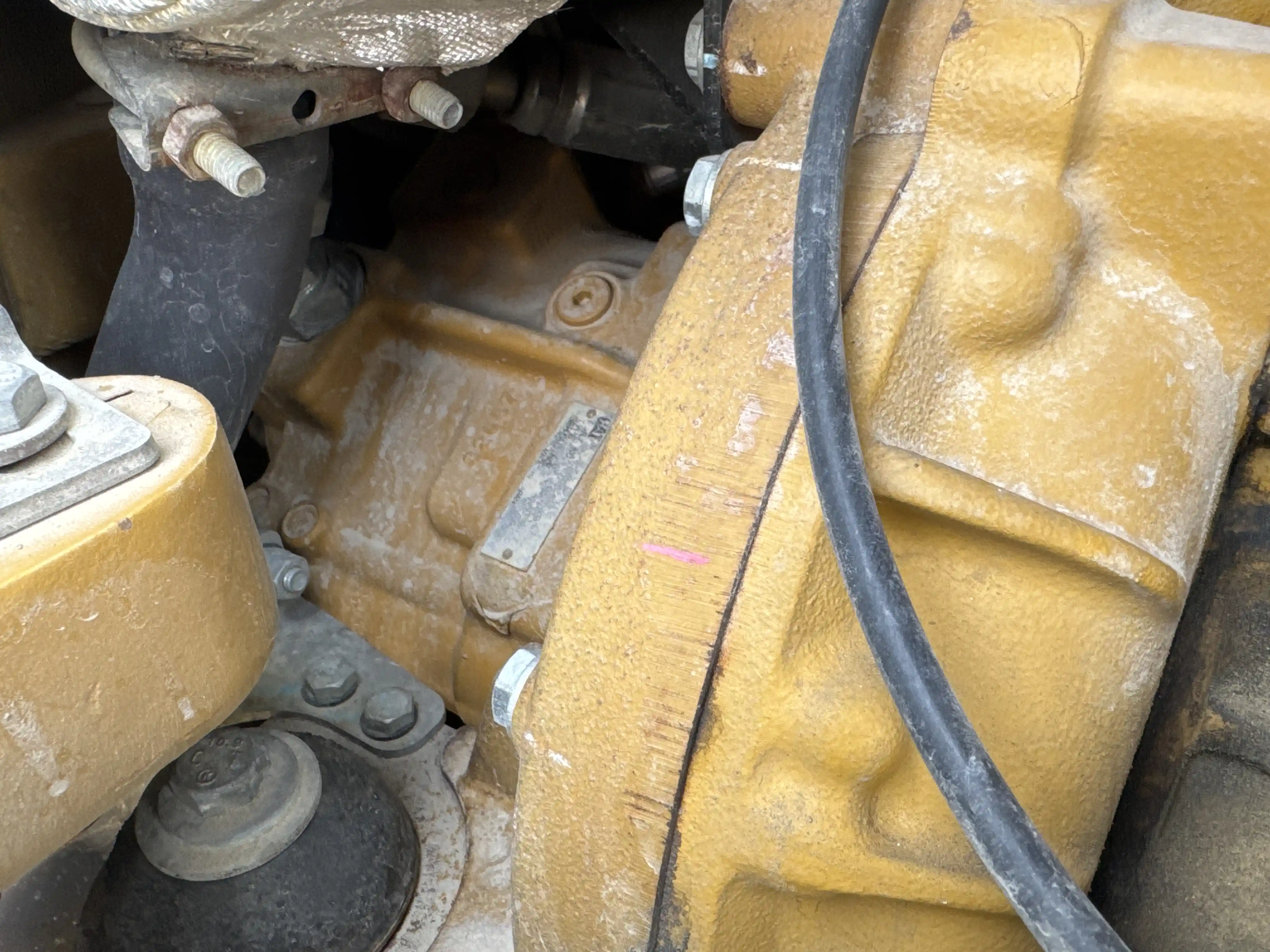 MNX-004-Cat-303E-mini-excavator-inspection-hydraulics-hydraulic-pump-1