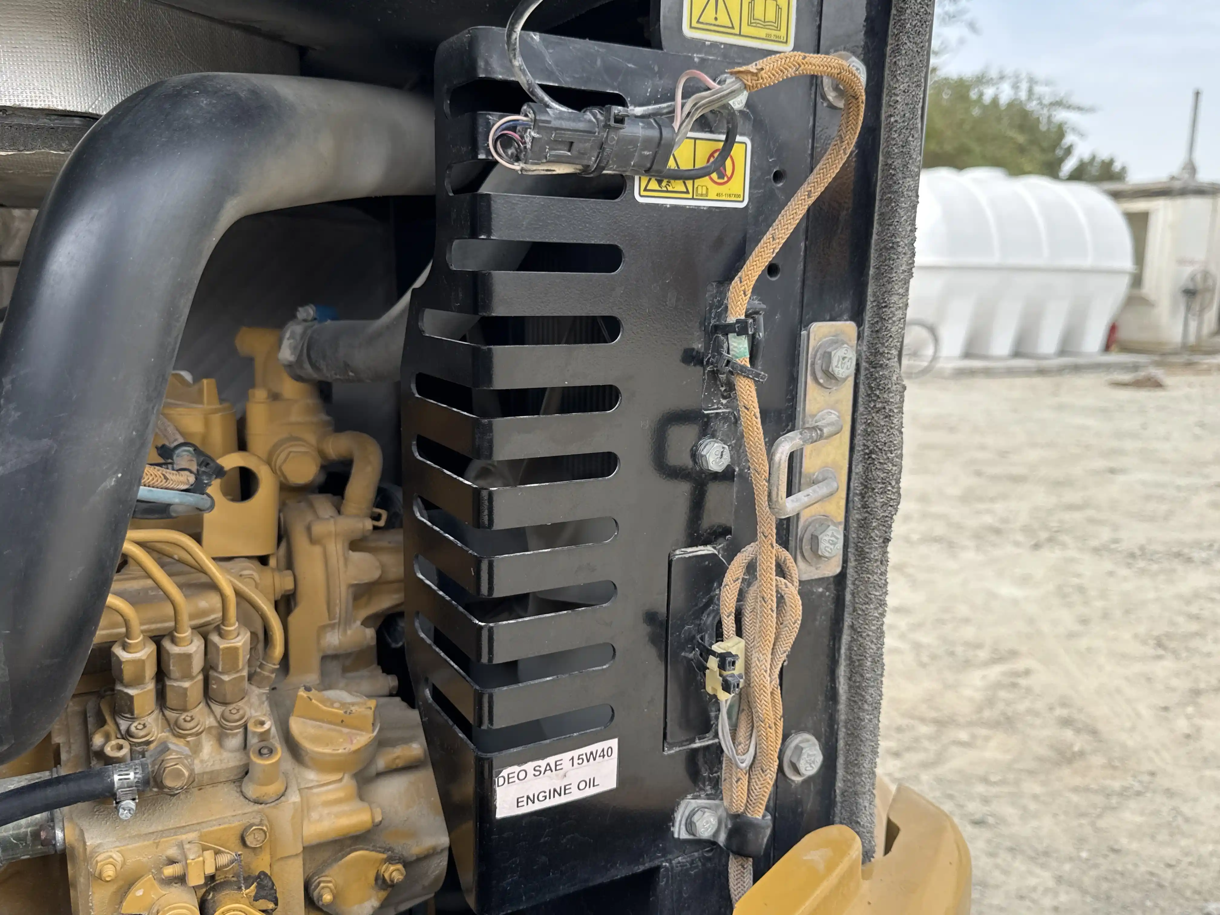 MNX-004-Cat-303E-mini-excavator-inspection-engine-cooling-fan-and-fan-guard-2