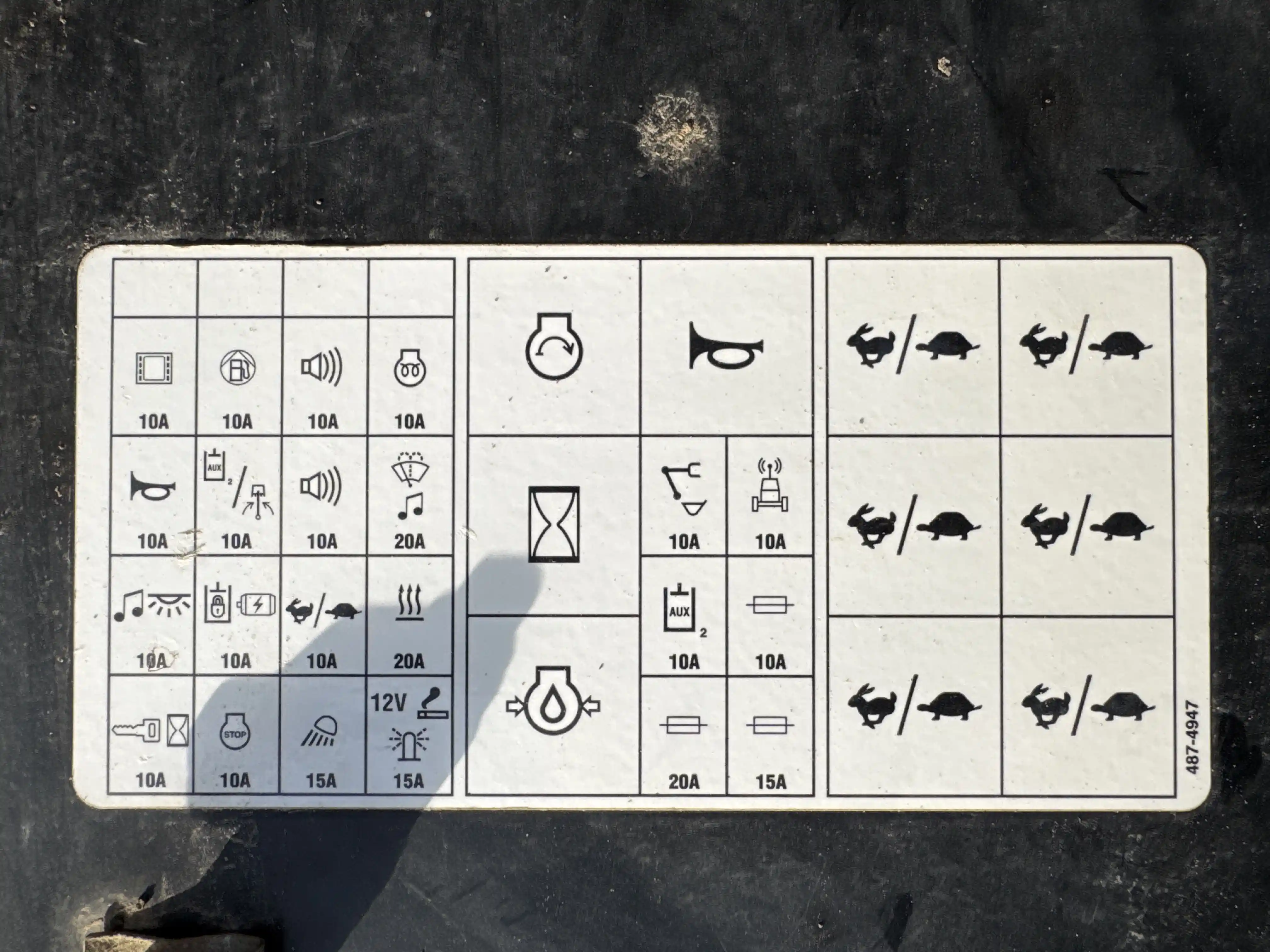 MNX-004-Cat-303E-mini-excavator-inspection-electronics-fuse-box-2