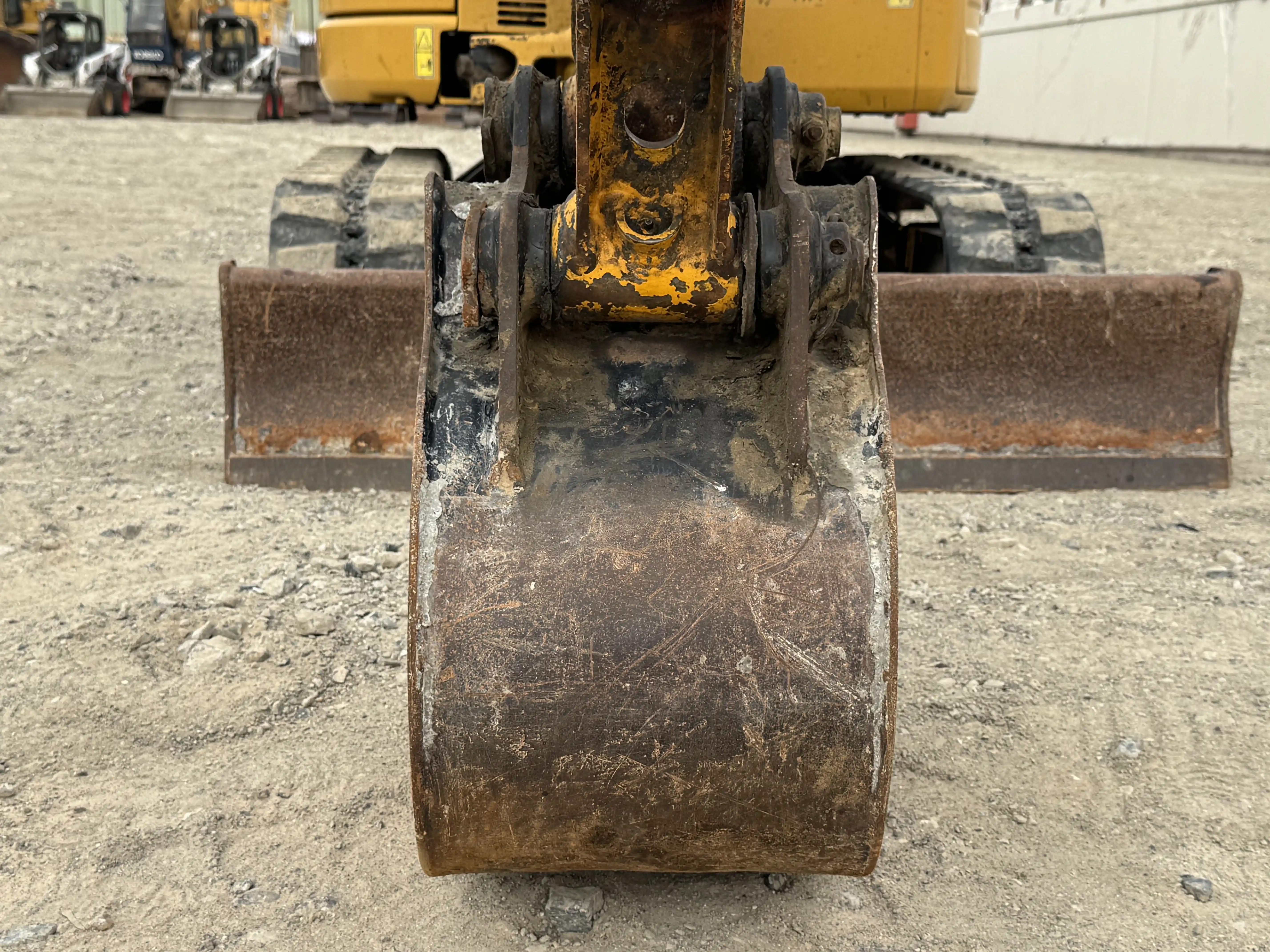 MNX-004-Cat-303E-mini-excavator-inspection-attachment-excavator-bucket-3