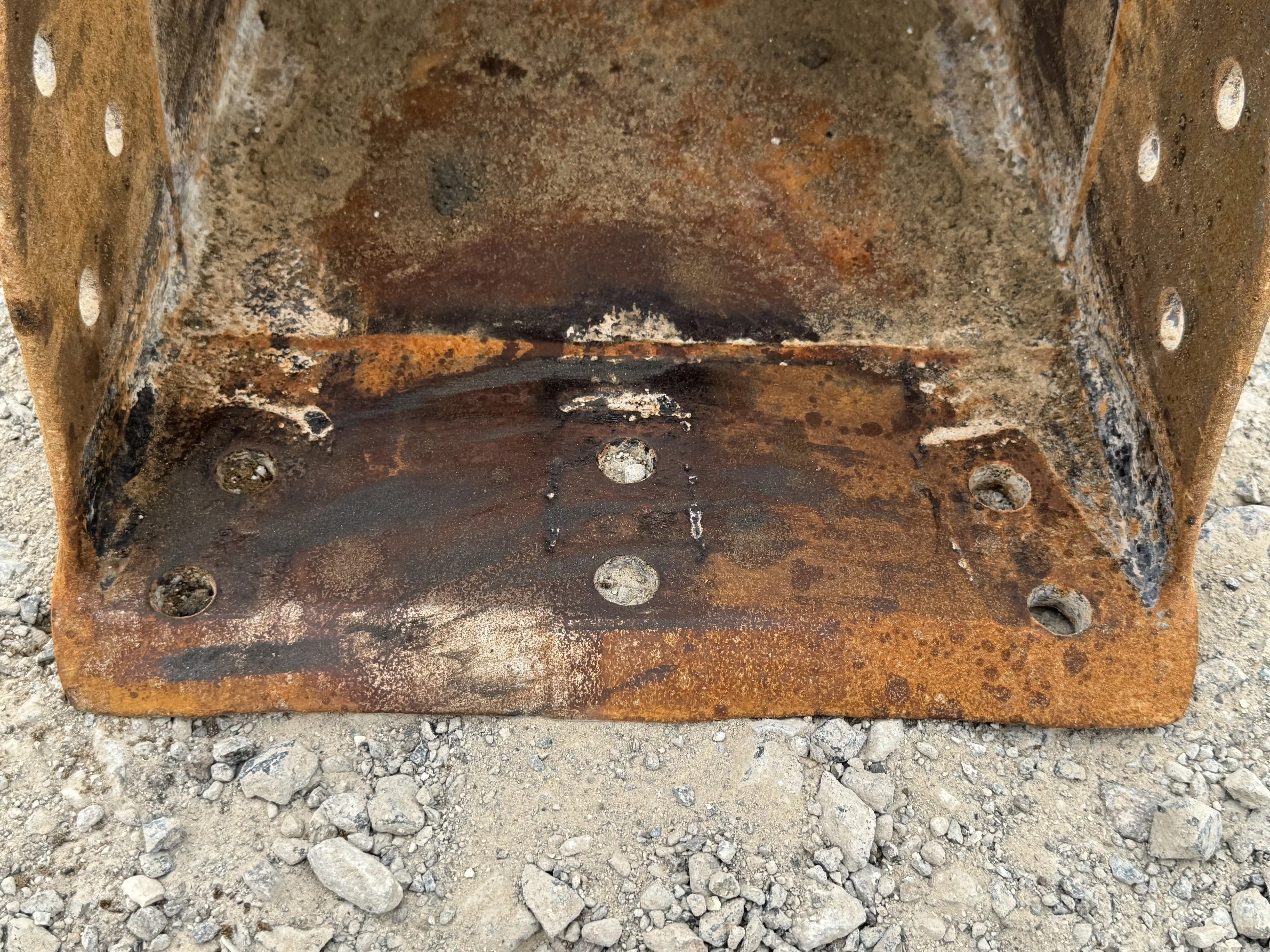 MNX-004-Cat-303E-mini-excavator-inspection-attachment-excavator-bucket-teeth