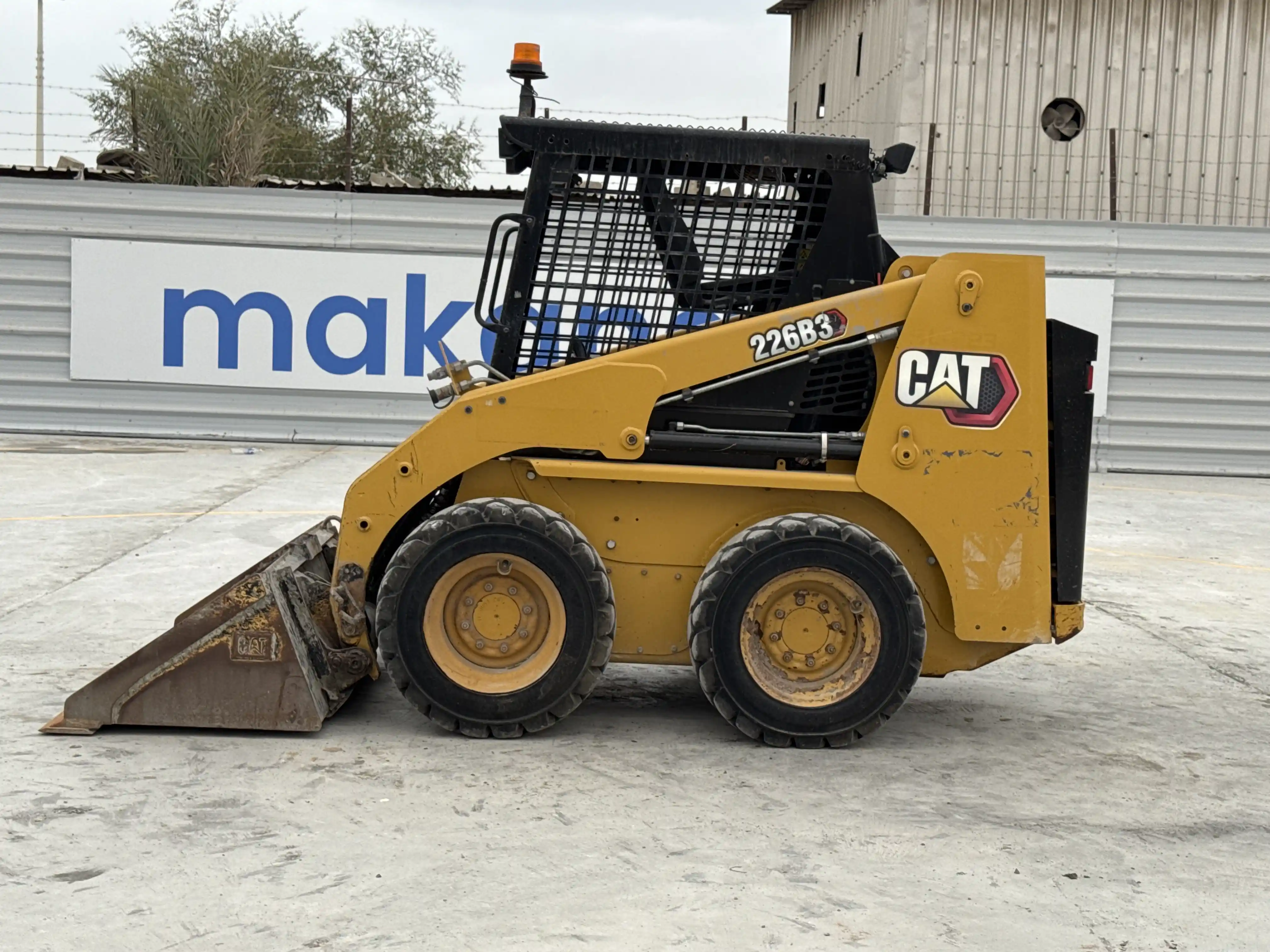 SSL-003-Cat-226B3-skid-steer-loader-inspection-structure-paint-1