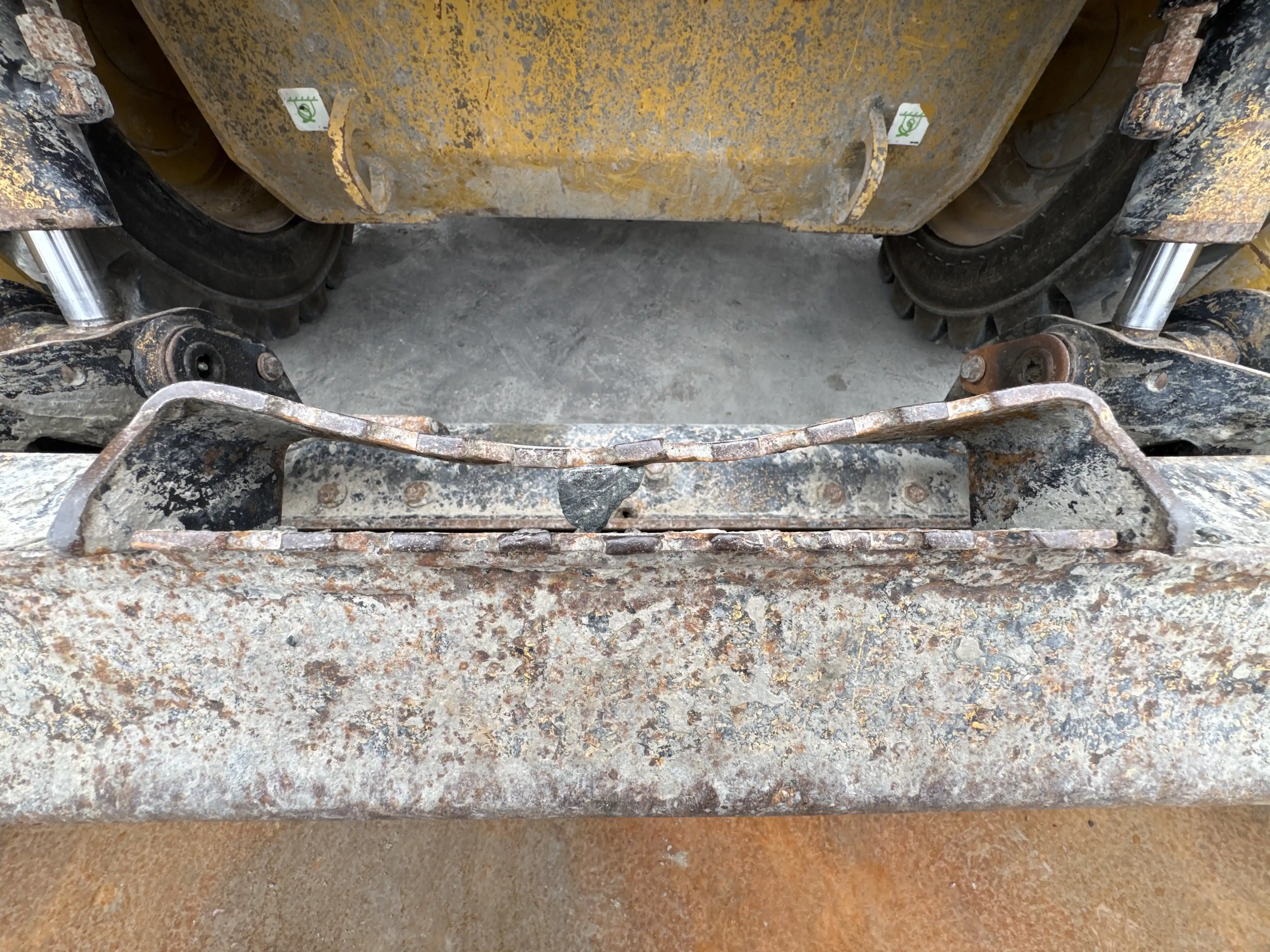 SSL-003-Cat-226B3-skid-steer-loader-inspection-structure-steps-ladders-2