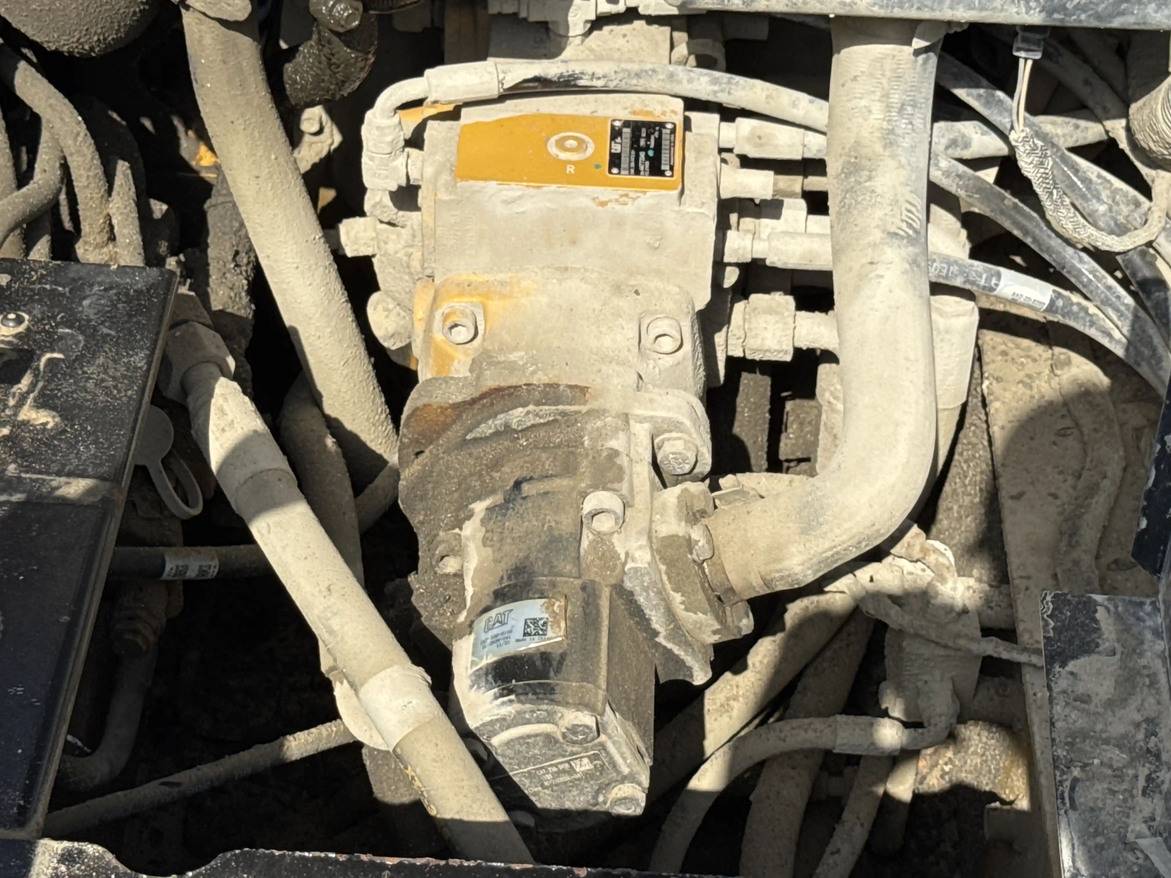 SSL-003-Cat-226B3-skid-steer-loader-inspection-hydraulics-hydraulic-pump-2